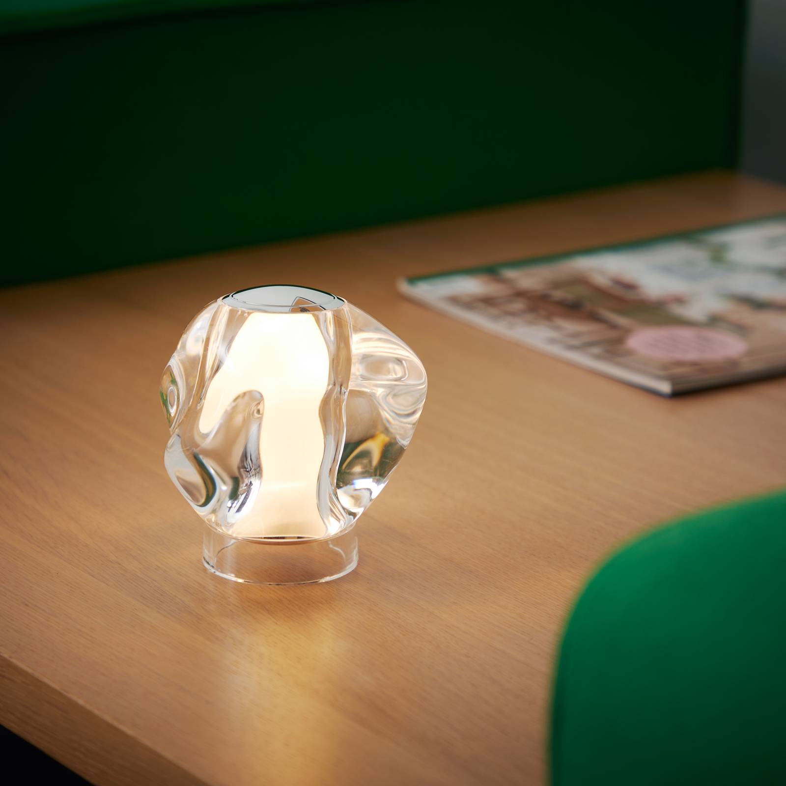 LOOM DESIGN Lampa stołowa LED z akumulatorem Ice Ball, chrom, Ø 10,5 cm
