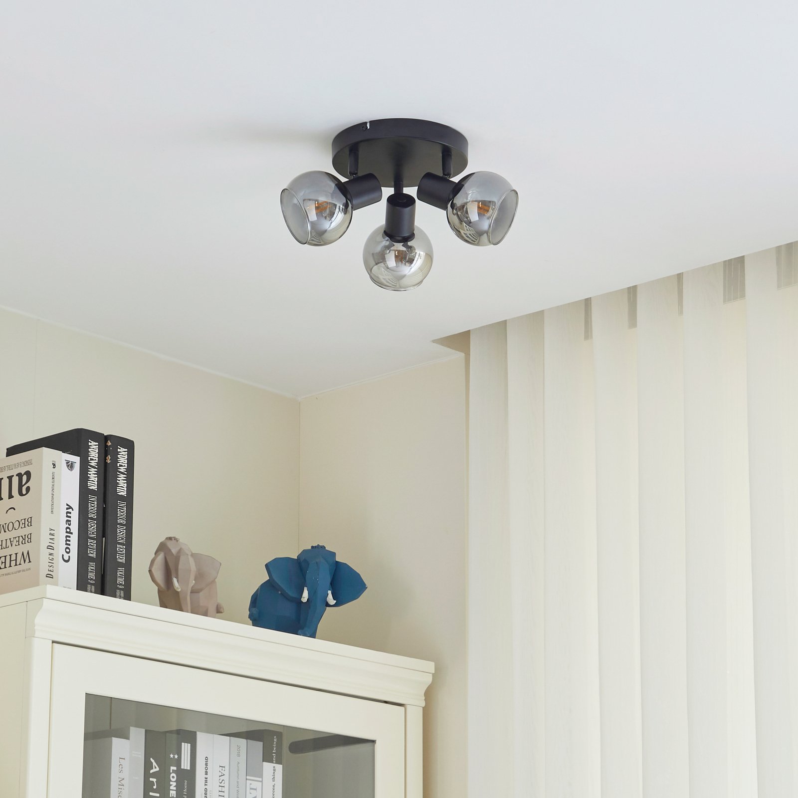 Lindby Hedvig ceiling light, round, black, 3-bulb