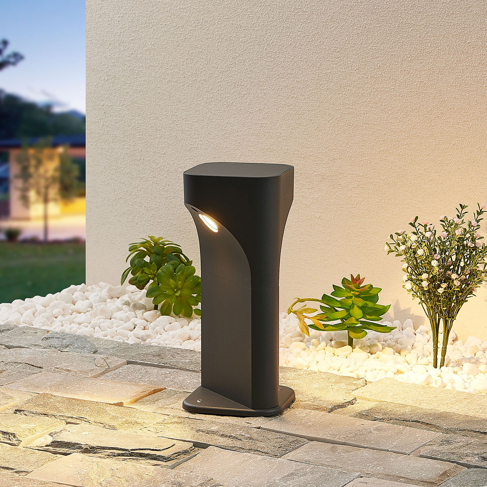 Lucande Valdeta -LED-pollarilamppu, korkeus 30 cm