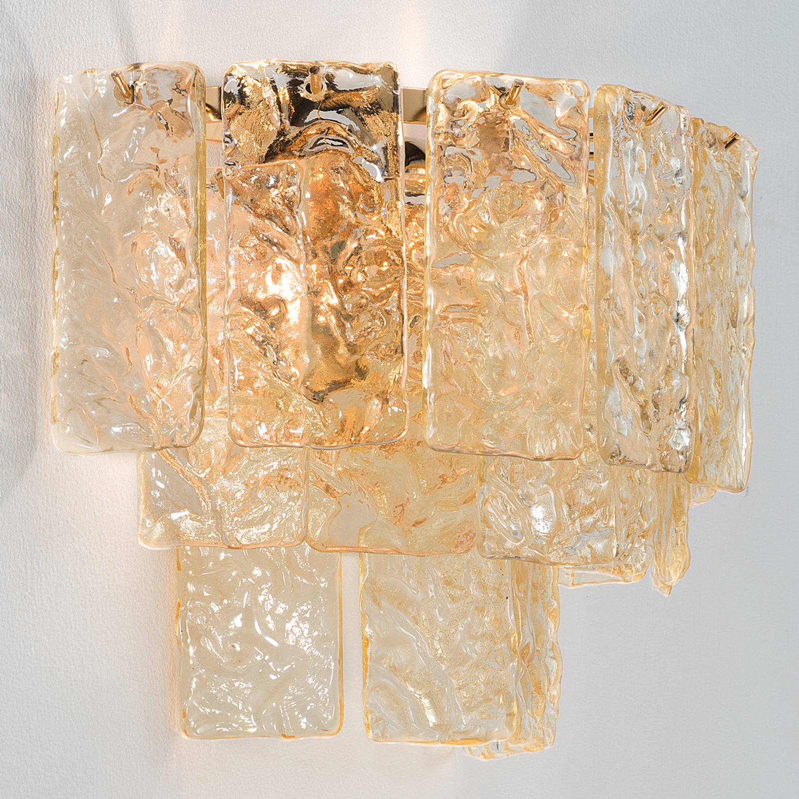 Glace glass-vegglampe med holder av gull
