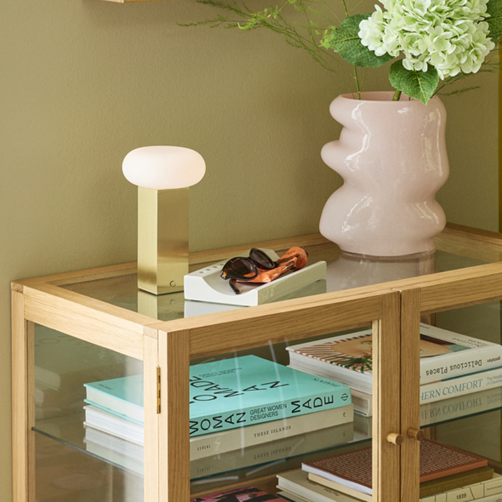 Organizador de escritorio Kanso, gris claro, 22 cm de largo - Hübsch