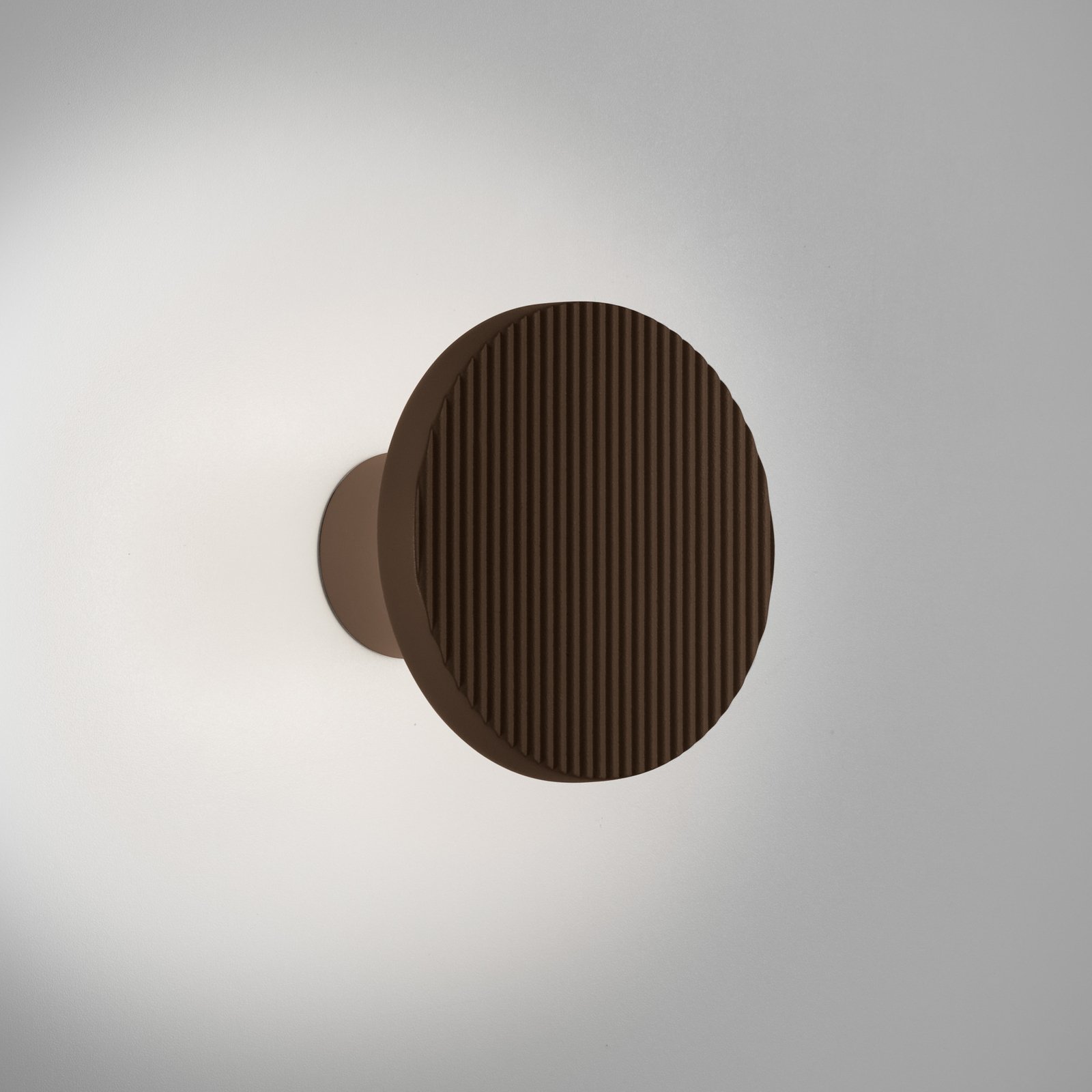 Bover LED-vägglampa Arid A/01 brun CCT 2 200–2 700 K IP44