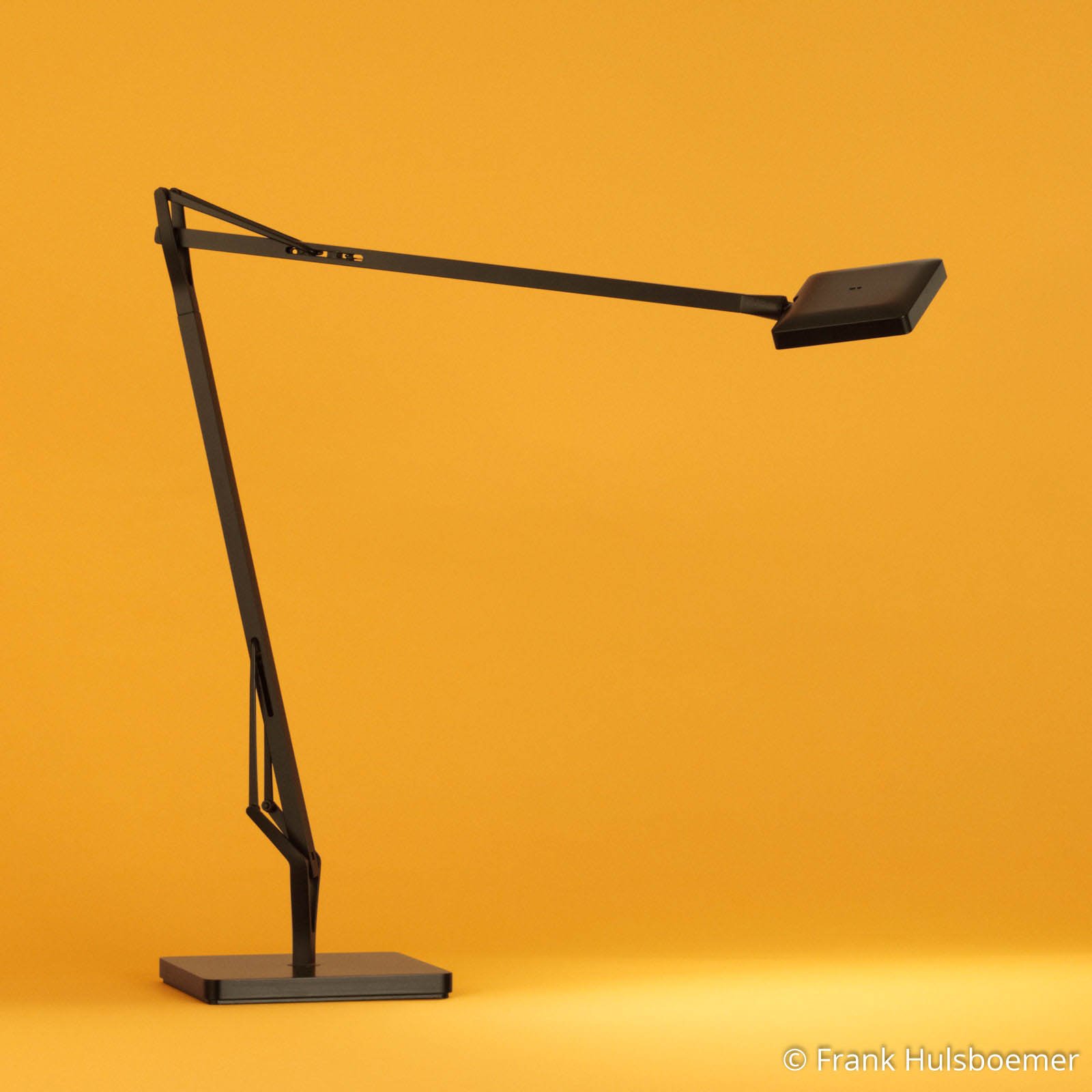 FLOS Kelvin Edge - lampe de bureau LED noire