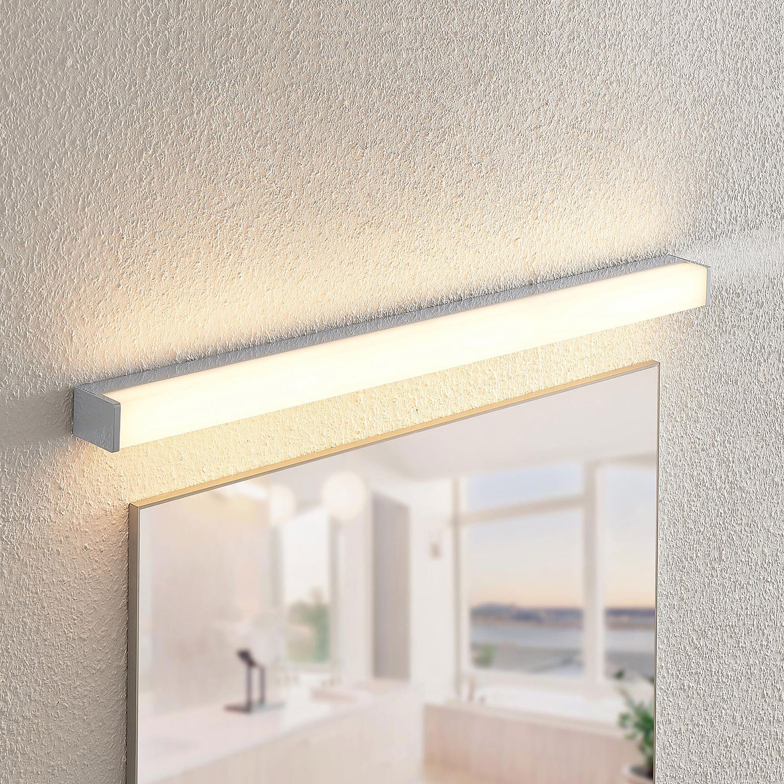 Lindby Klea lámpara LED para cuarto de baño, 90 cm