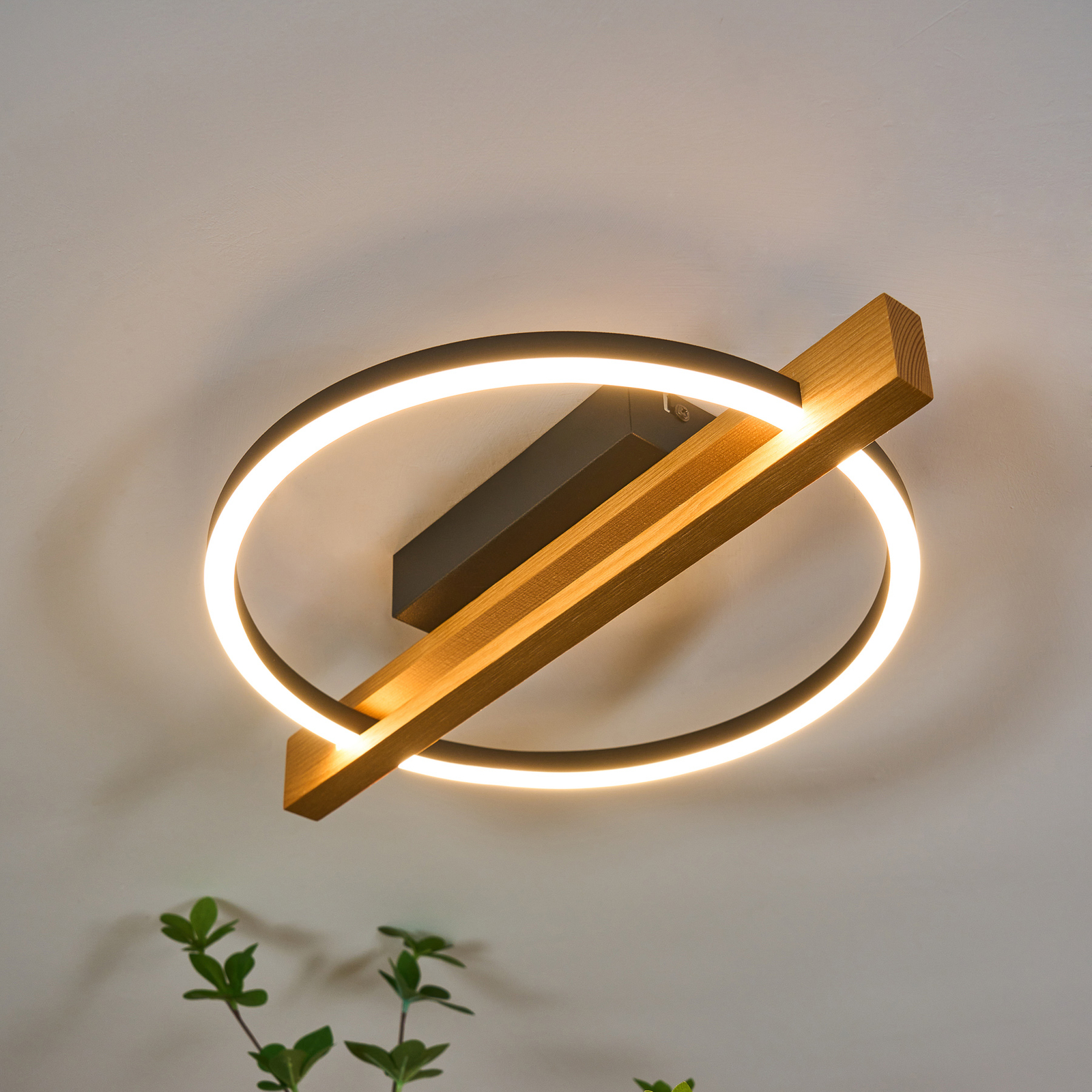 LED ceiling light Tovak, pine, length 39 cm, wood
