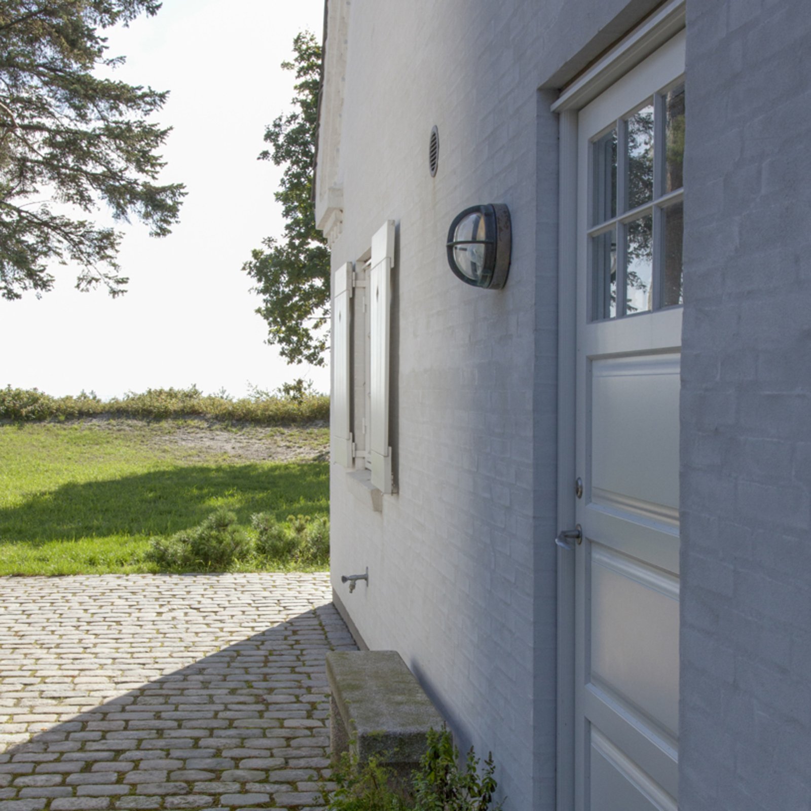 Louis Poulsen Skot Aplică LED pentru exterior, opal/aluminiu