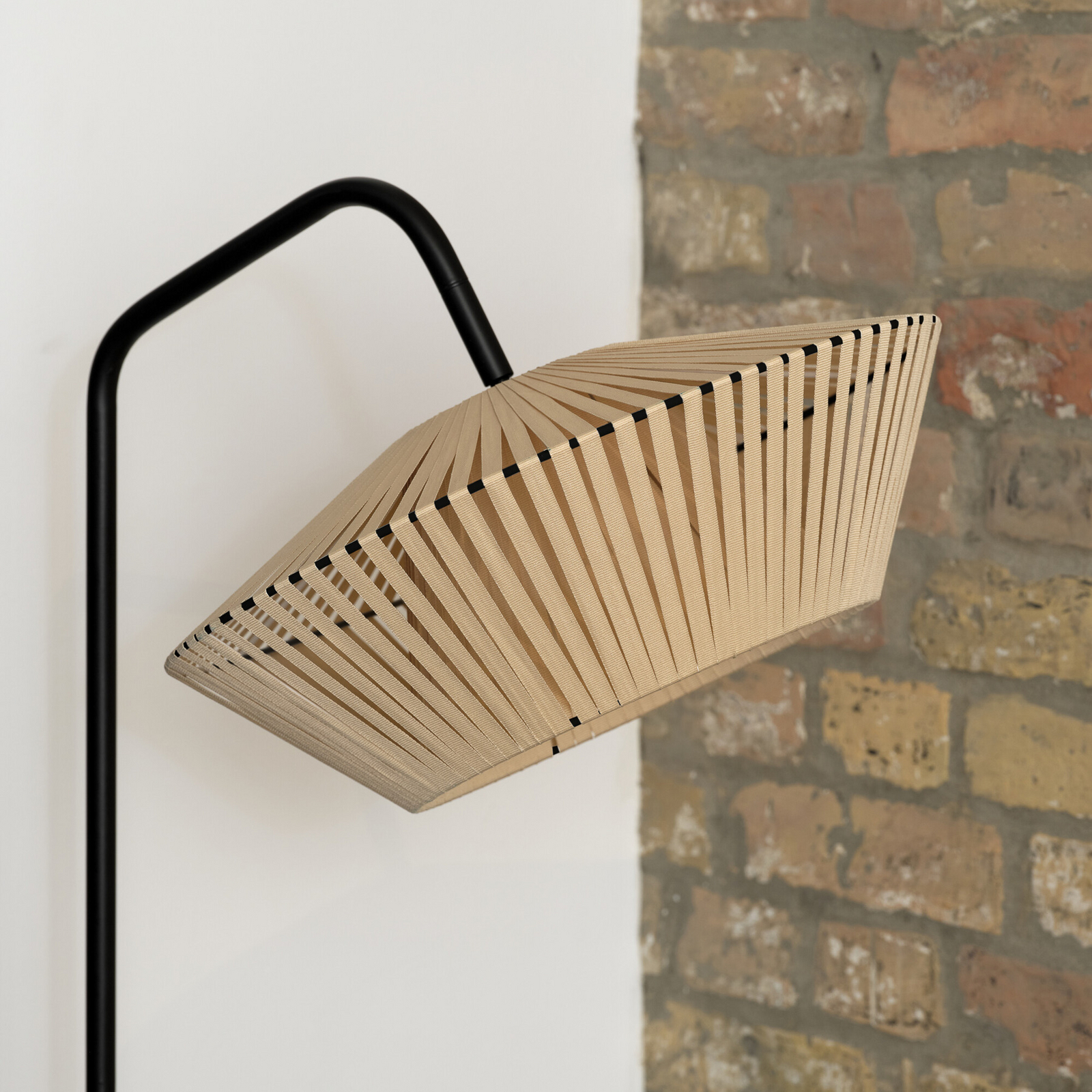 Lampa stojąca OSRAM Decor Stripes, beżowa, tekstylna, E14