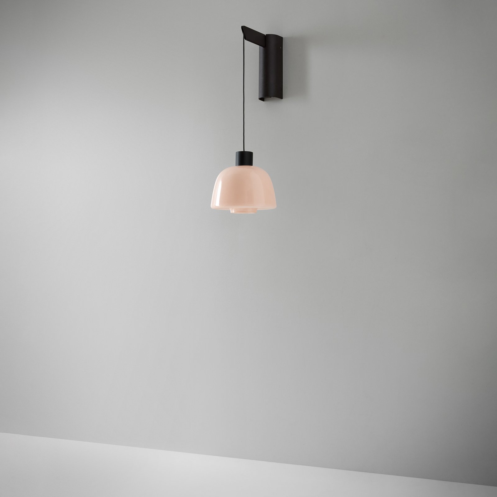 Bover LED-vägglampa Drep A/01, opal-nude, glas, 2 700 K