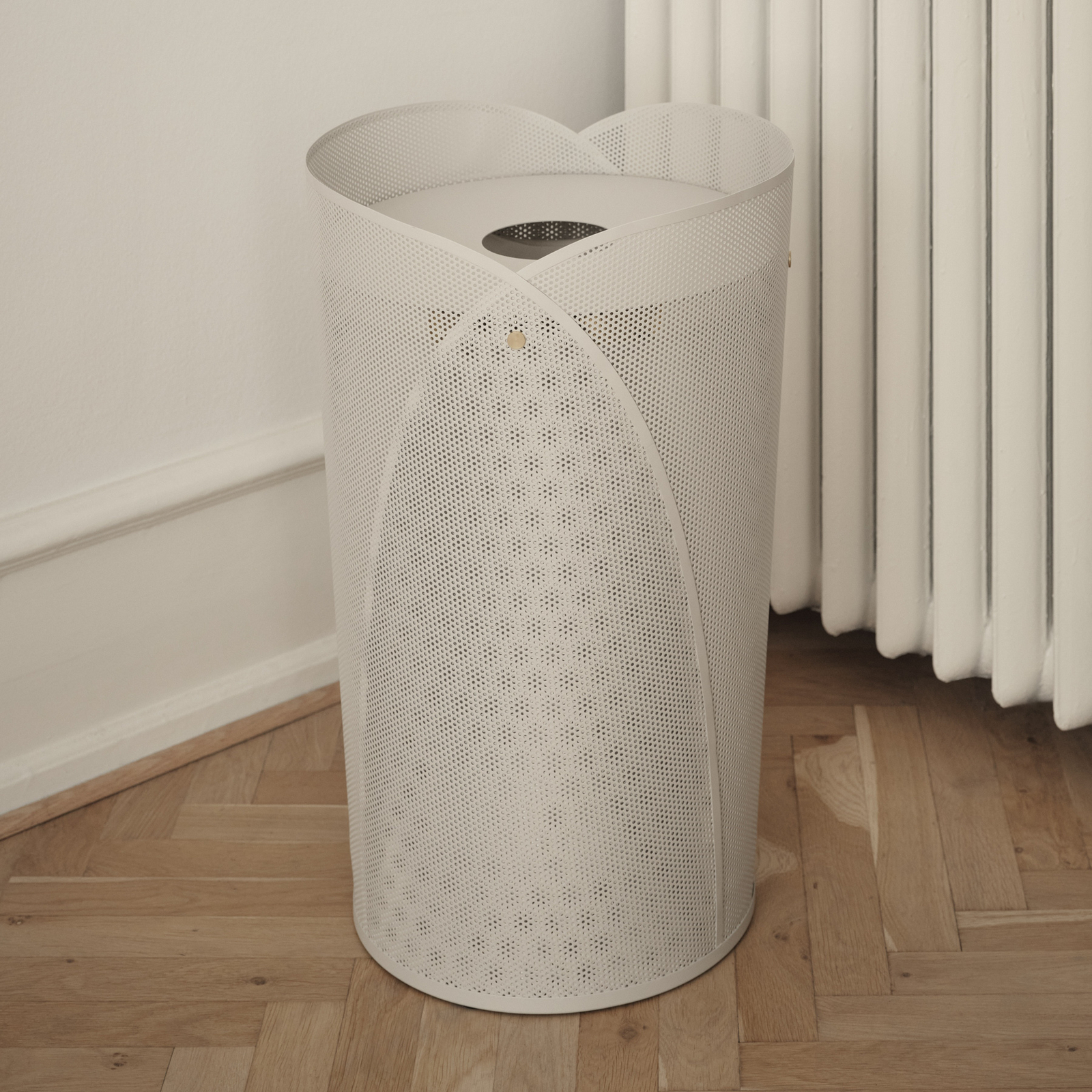 Cesto para la ropa Oya, gris claro, 69 cm de altura, 75 litros, acero - GEJST