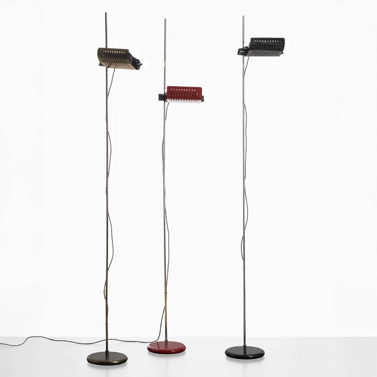 Oluce LED-Stehleuchte Colombo, rot/chrom, Metall, 2.700 K günstig online kaufen