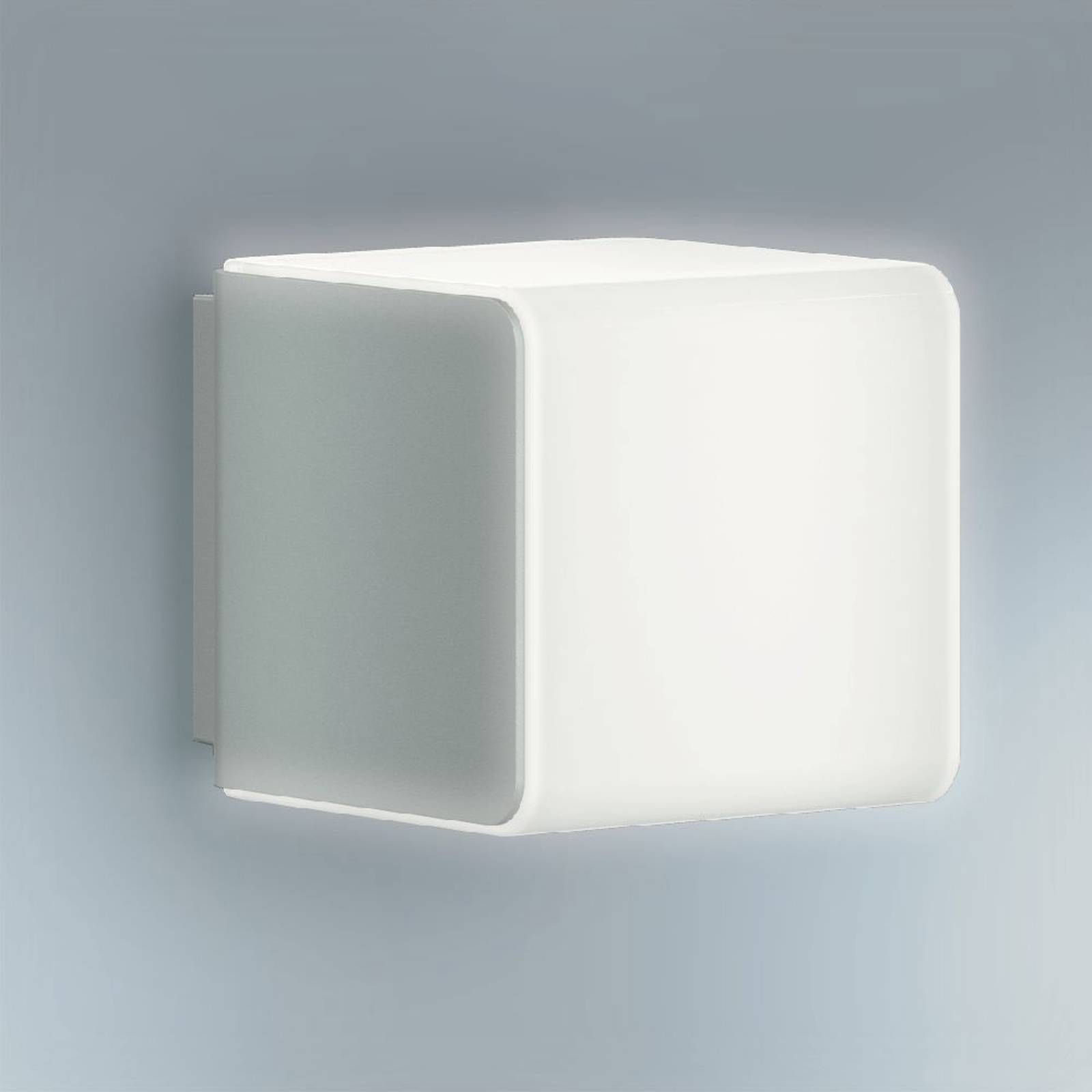 Steinel STEINEL L 830 iHF outdoor wall light, silver, plastic, 9.5 W, energy efficiency: A+, W: 11 cm, H: 11 cm