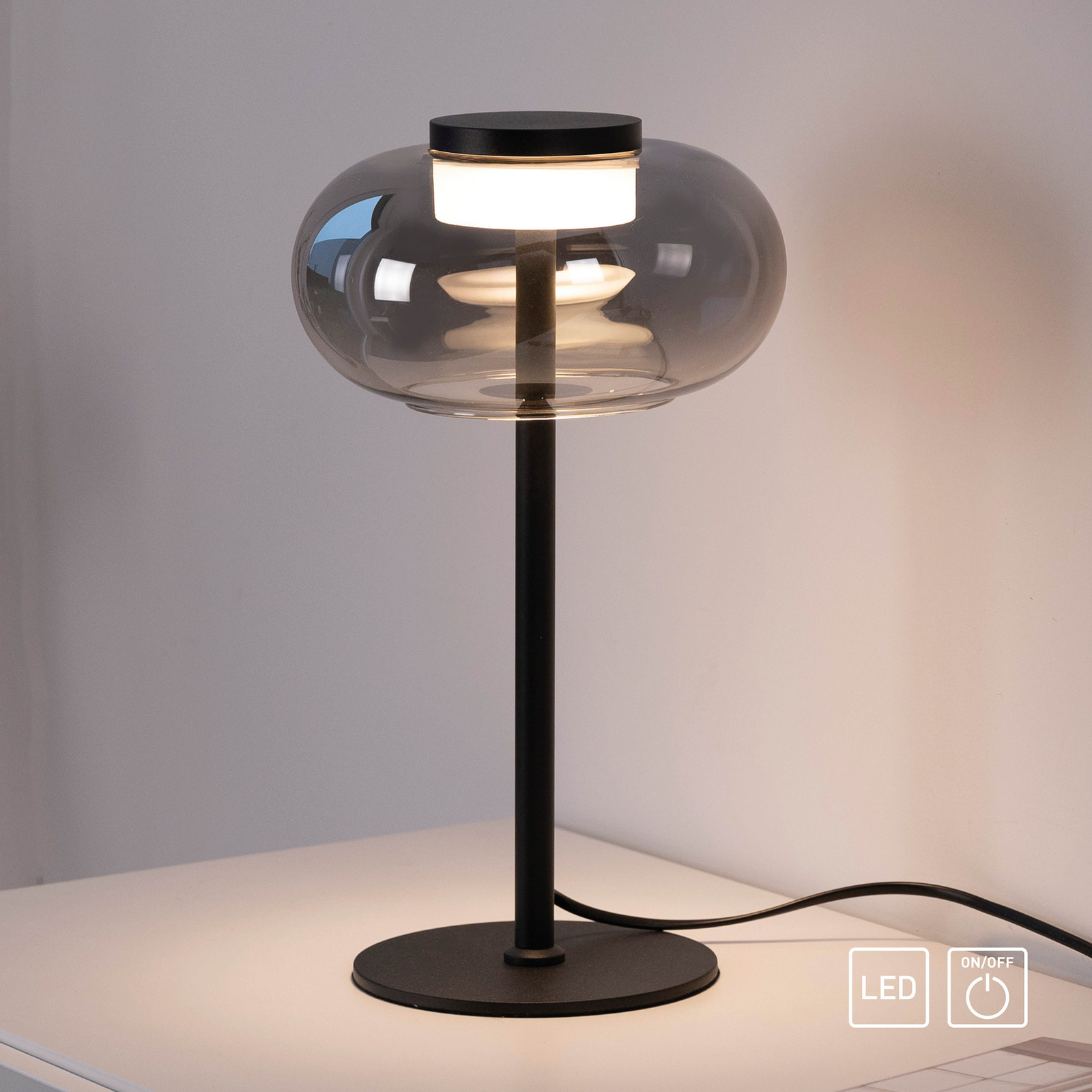 Schöner Wohnen LED-pöytälamppu Sia, musta/savuharmaa 3 000 K Schöner Wohnen LED-pöytälamppu Sia, musta/savuharmaa 3 000 K