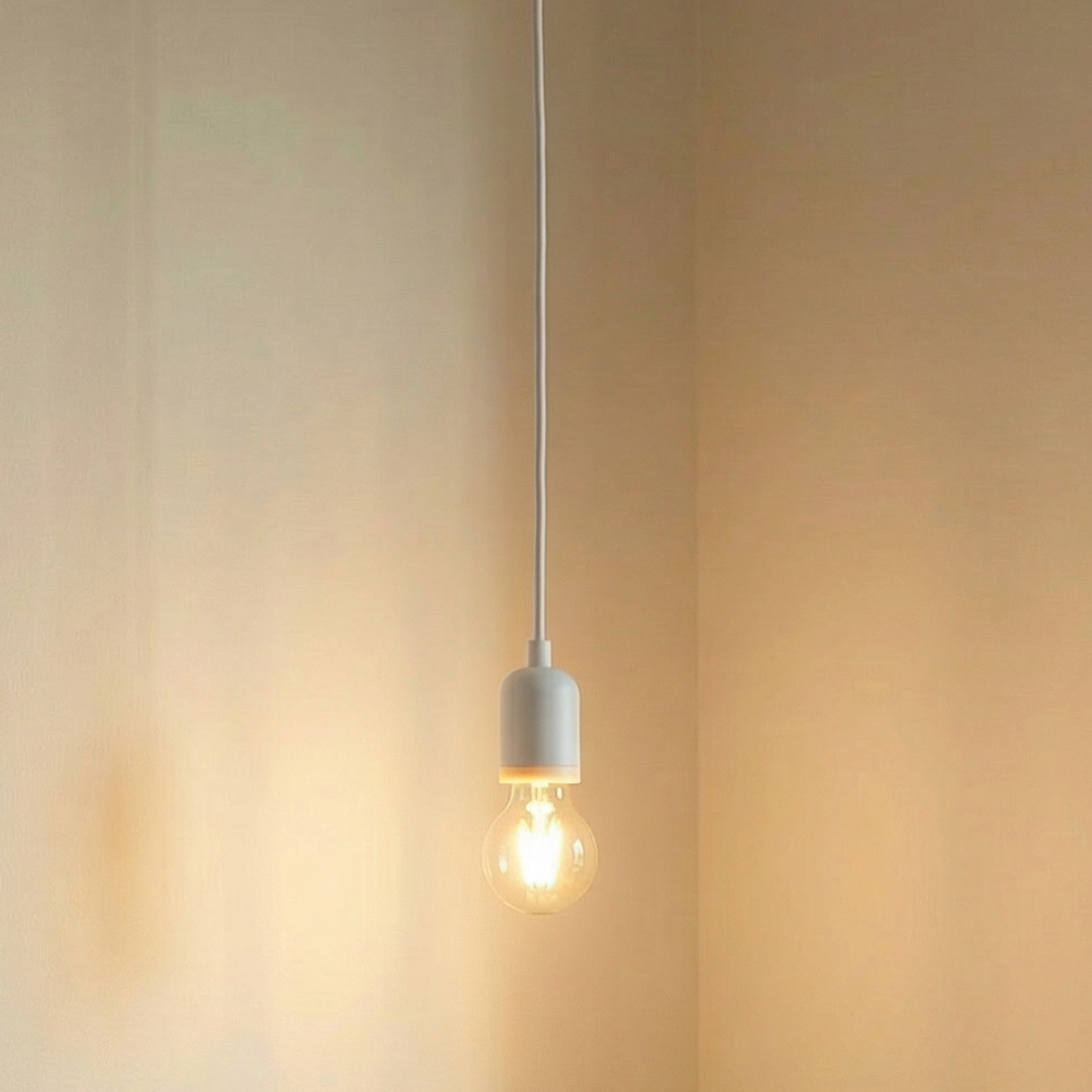 Lindby Pendelleuchte Hattie, Fassung E27, weiß, Ø 4,7 cm