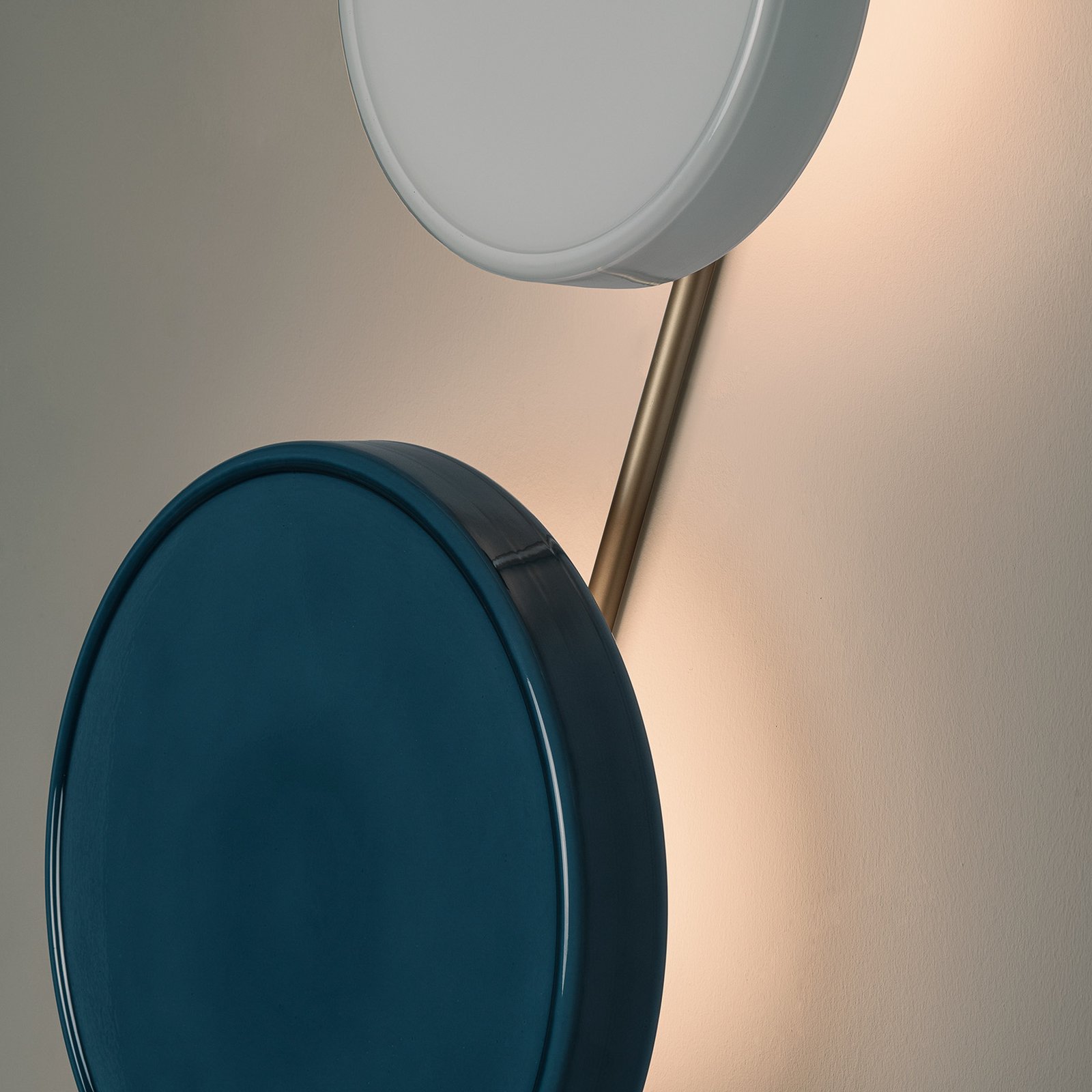MARSET LED-Wandlampe Caramel, blau, Ø 38 cm, TRIAC, Glas