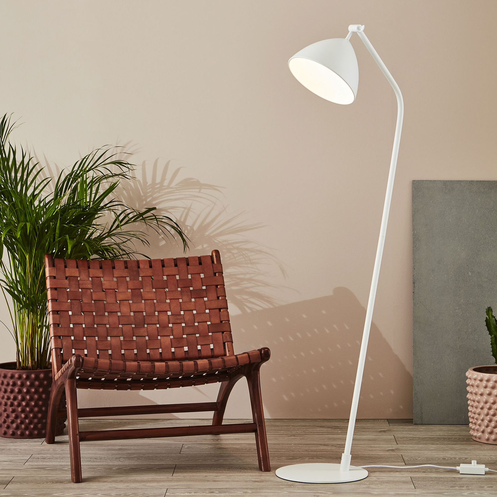 Markslöjd Dagmar floor lamp, one-bulb, integrated dimmer, for Living / Dining Room, metal, E27, 20 W, energy efficiency: A++, H: 145 cm