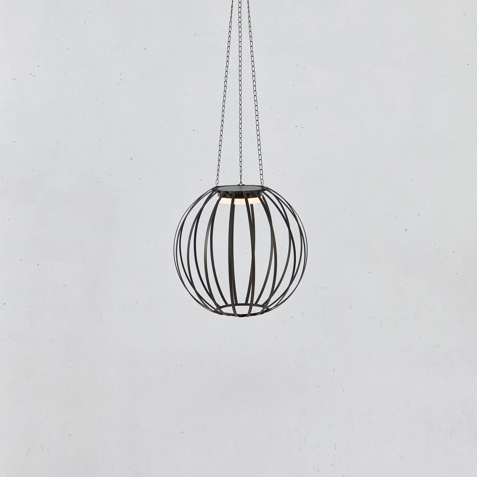 Kivo LED hanging light solar, Ø 37 cm, black, IP44, dimmable. Kivo LED hanging light solar, Ø 37 cm, black, IP44, dimmable.