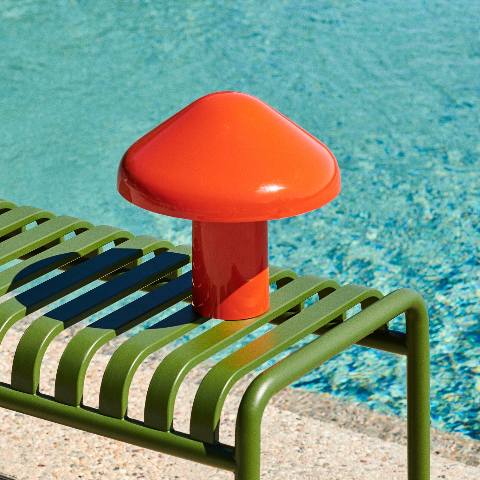 Pao Portable LED-Tischleuchte mit Akku rot - HAY