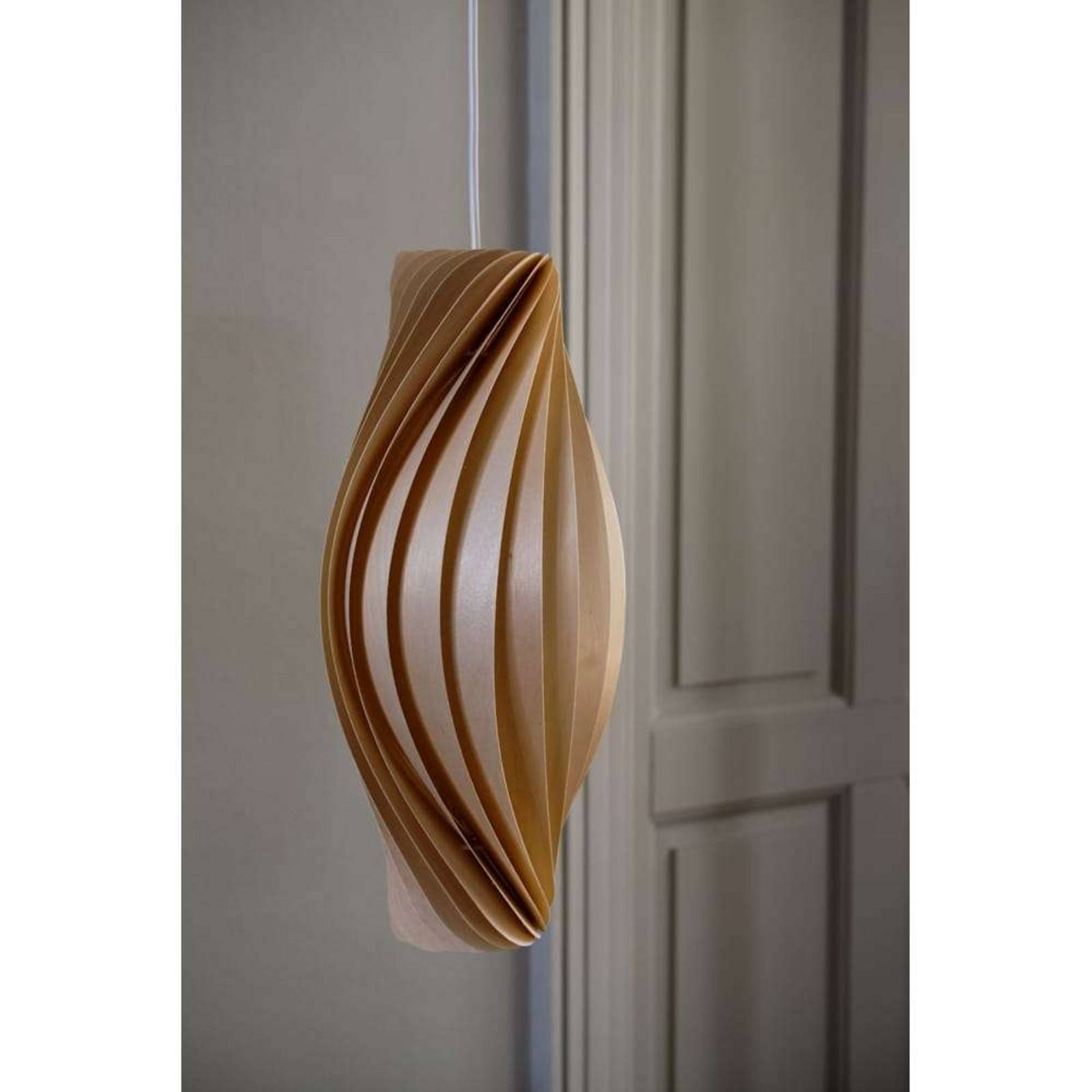 Żyrandol Tom Rossau nr 111, wysokość 43 cm, drewno brzozowe, E14