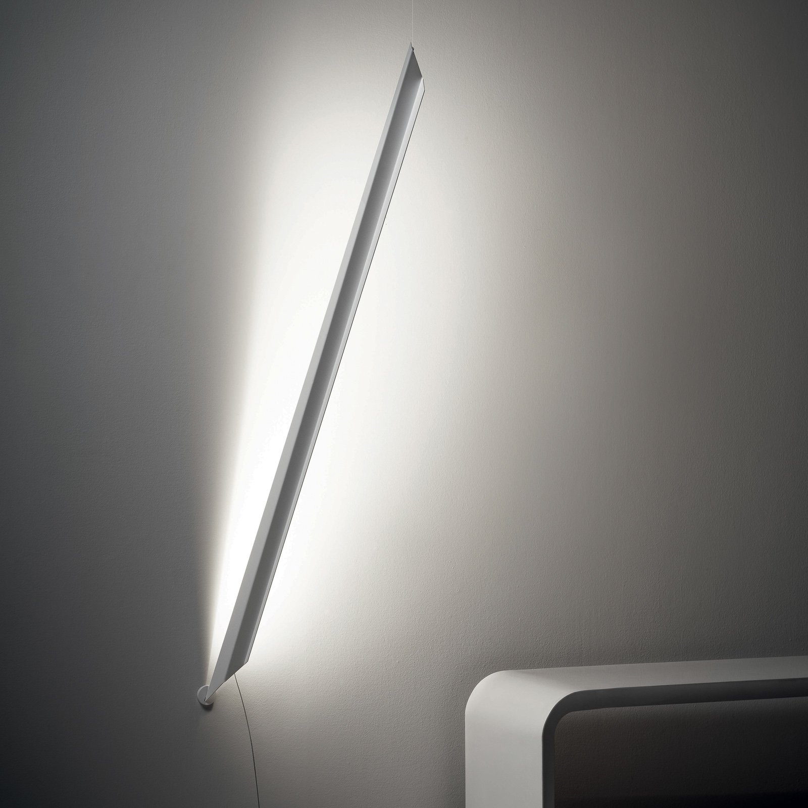 Knikerboker Schegge LED fali lámpa, fehér színben