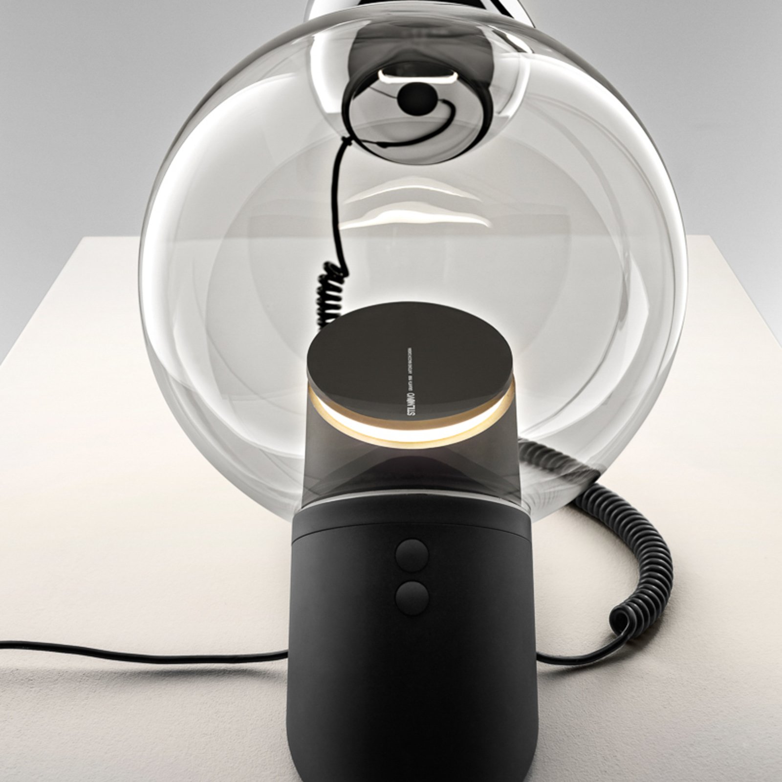Stilnovo Gravita LED-Tischlampe mit 2 Lichtquellen