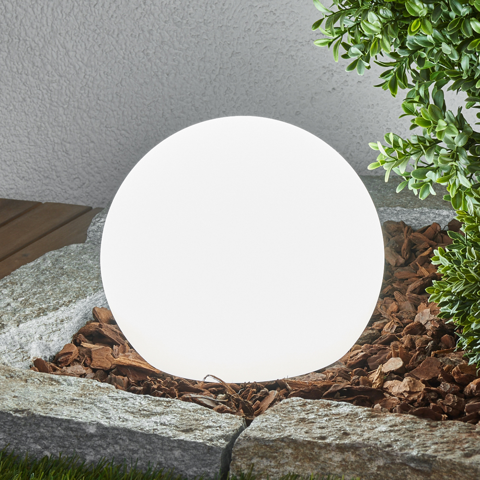 Lindby LED lamp op zonne-energie Lago, set van 3, bollen, grondpin, wit