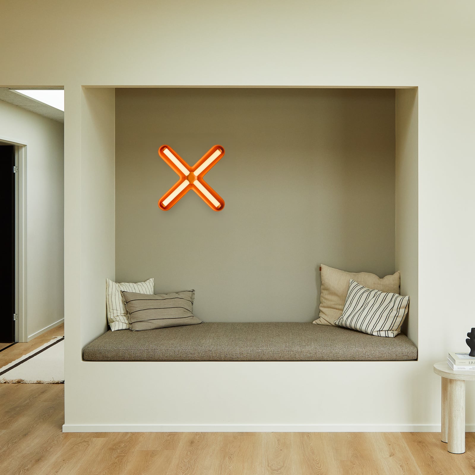 LOOM DESIGN LED wandlamp Fuzz, oranje/zwart, 50 cm
