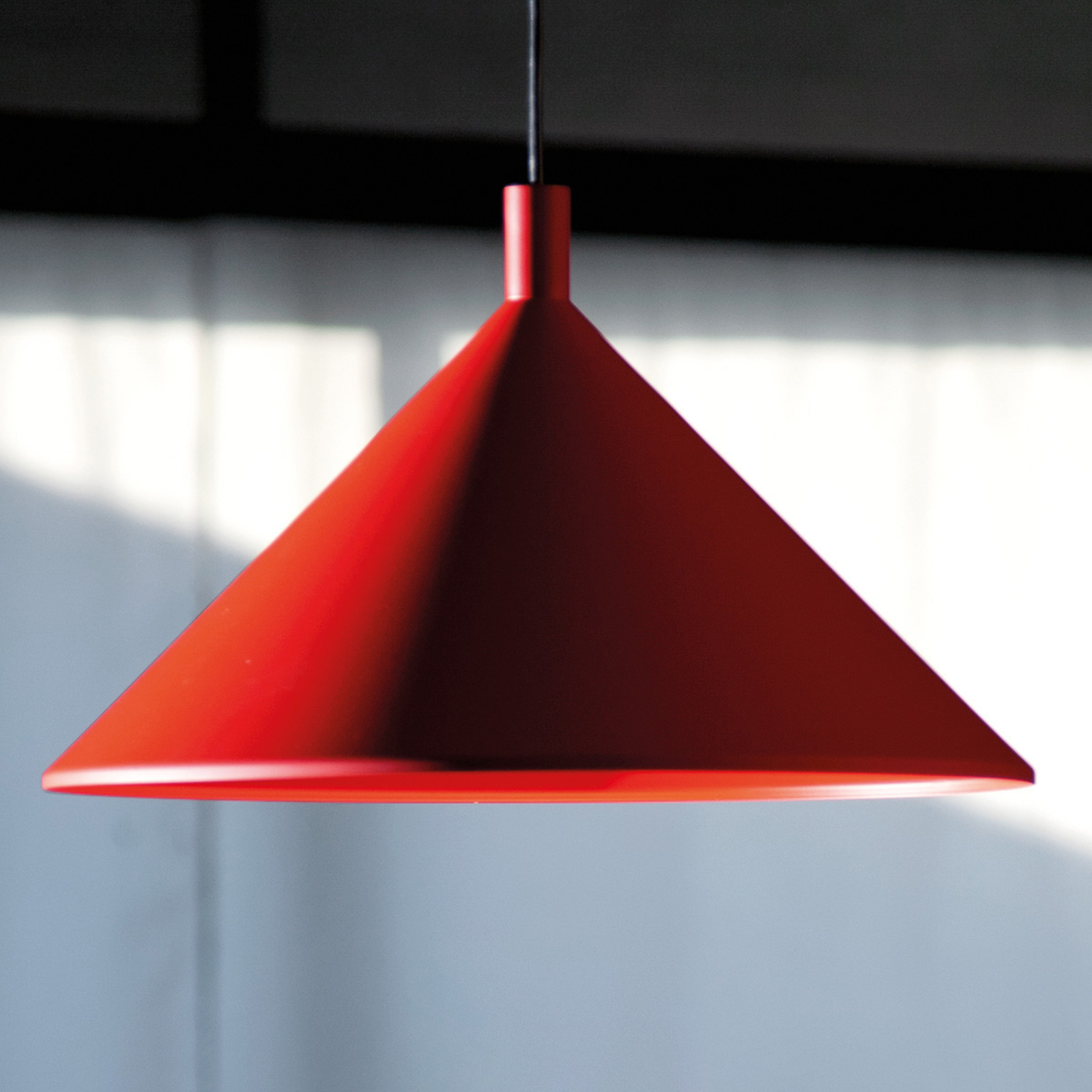 Martinelli Luce Cono lampă susp. roșu, Ø 45 cm