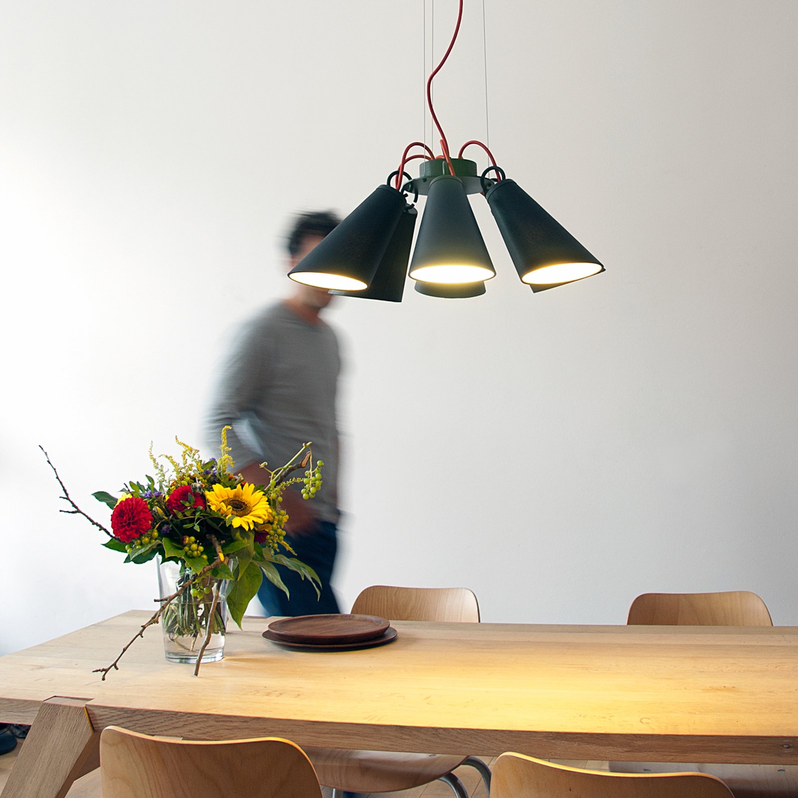 Pit 6 pendant light, black, red fabric cable
