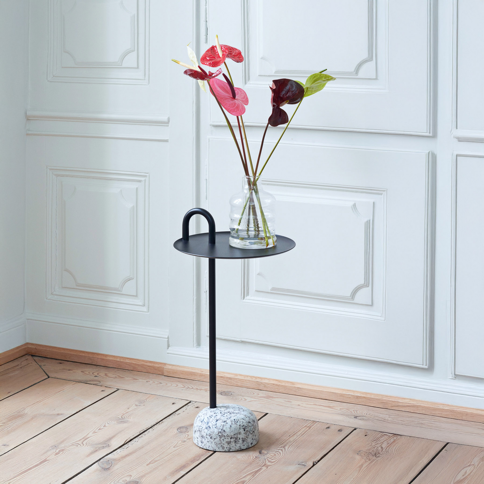 Bowler sidobord, svart, höjd 70,5 cm, granit - HAY