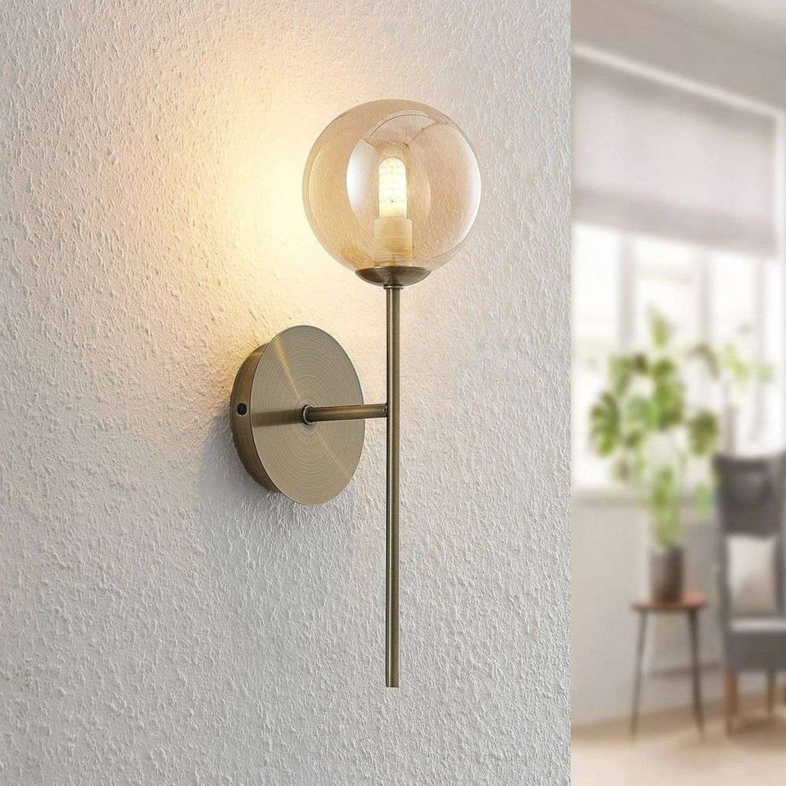 Wynina 1 Wall Lamp Brass/Amber - Lucande