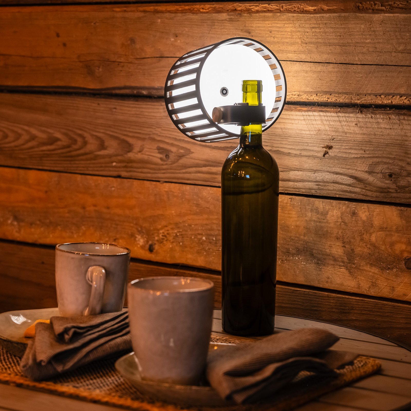 Lampe de table LED rechargeable Bottle, noir, aluminium, IP54, variateur