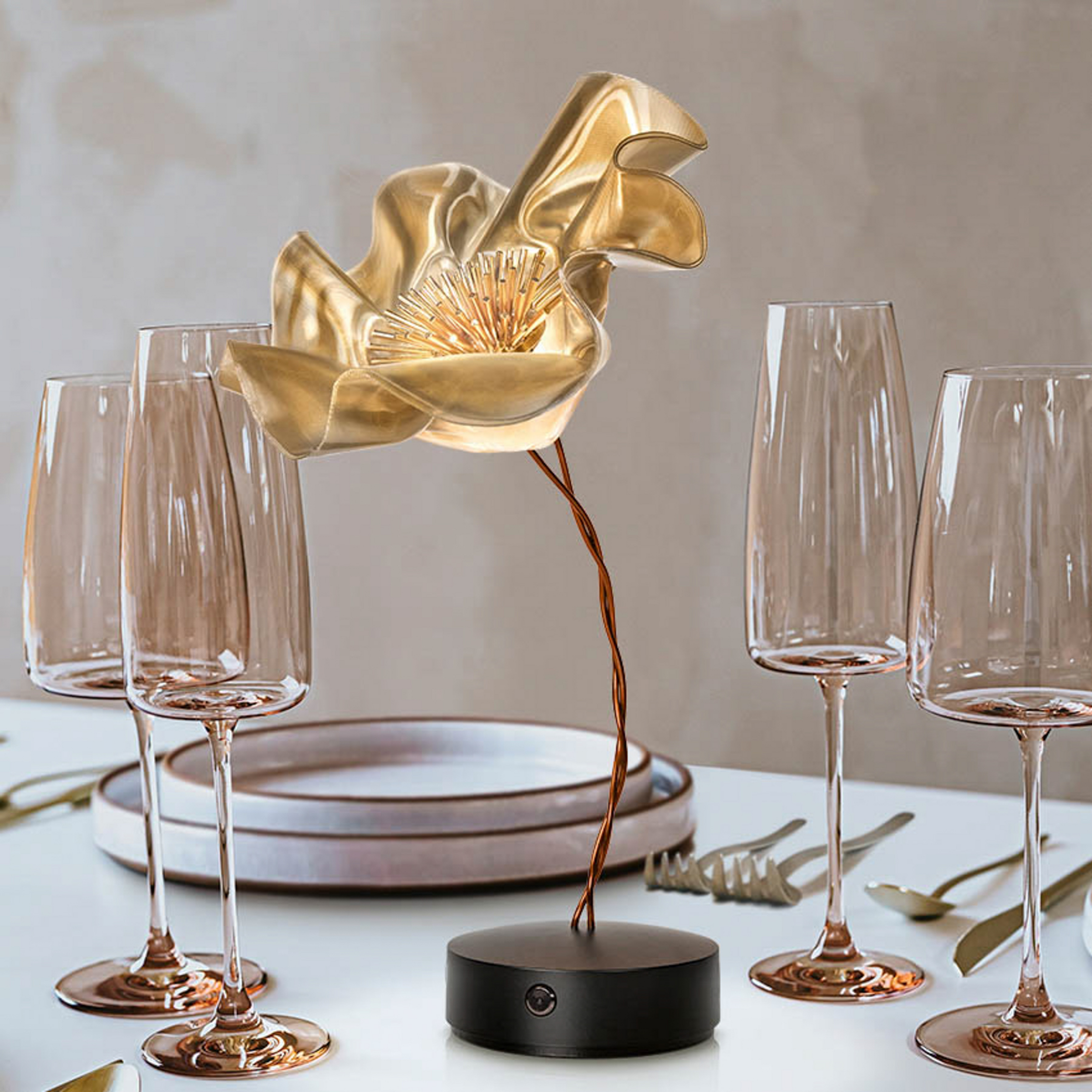 Slamp LaFleur Lampada da tavolo LED, batteria ricaricabile, velluto