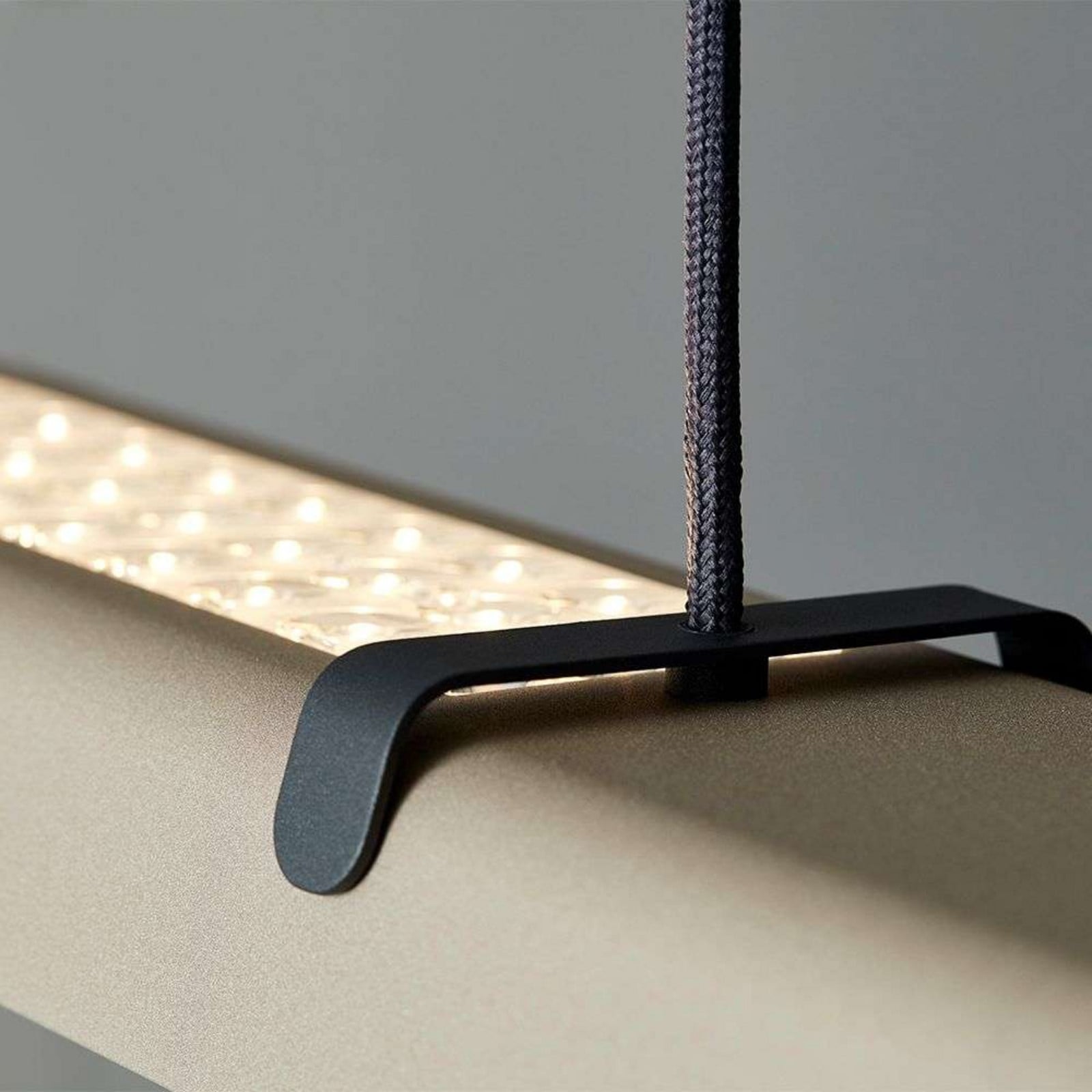 Fold Office G2 LED Taklampa Dim. Up/Down Sand Belid - Vardagsrum