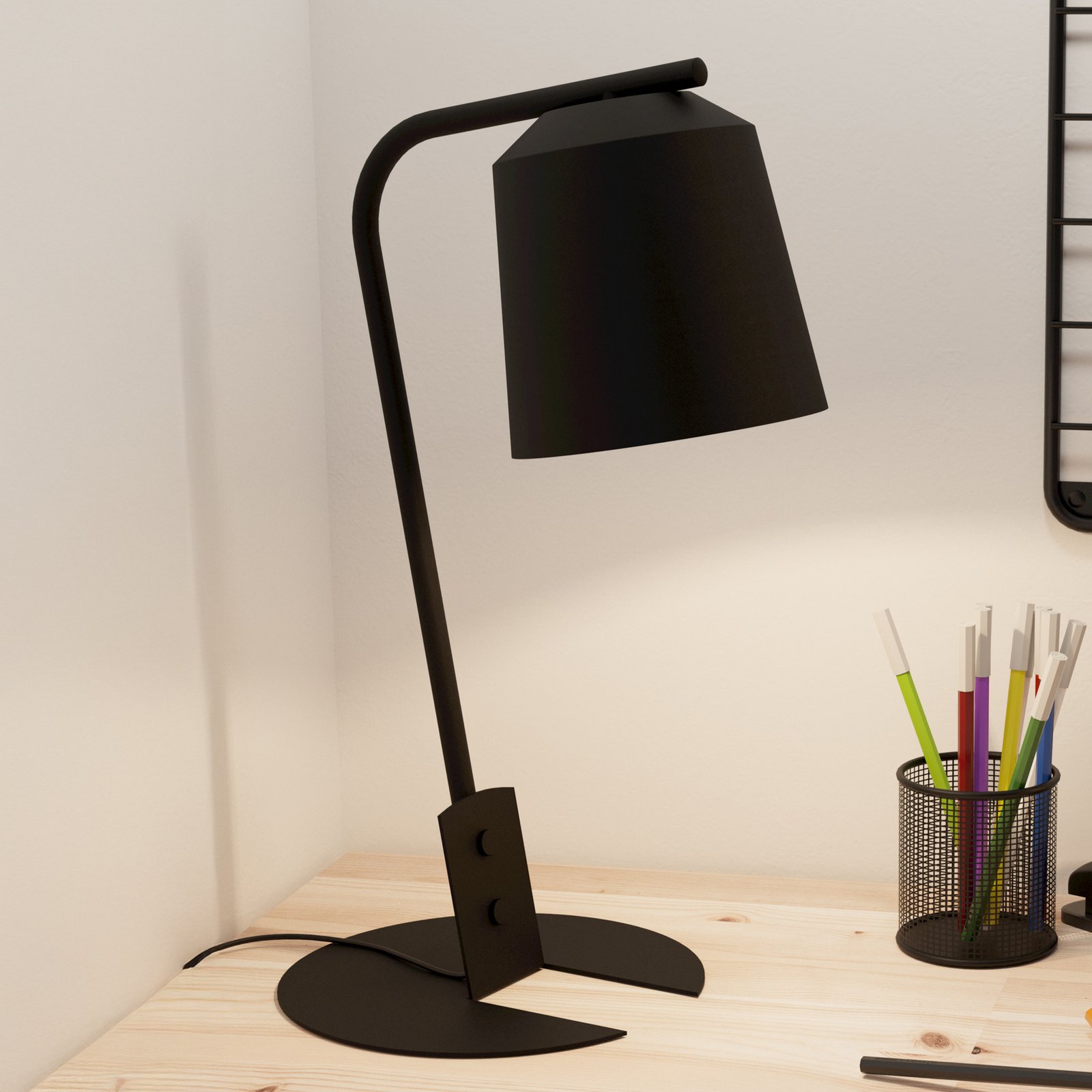 Stolní lampa Oneda z oceli