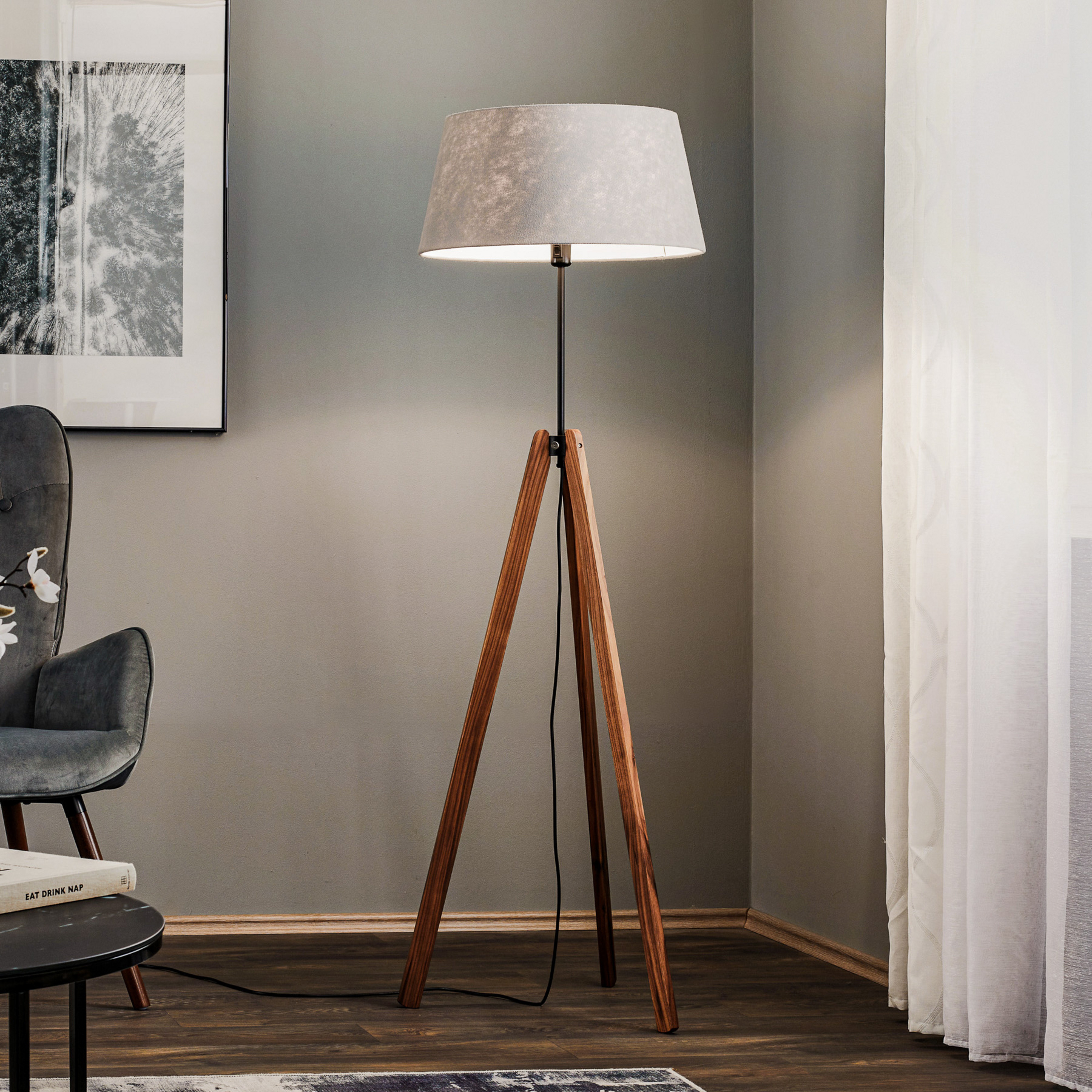 Quitani stojací lampa Reba, trojnožka, šedá plsť