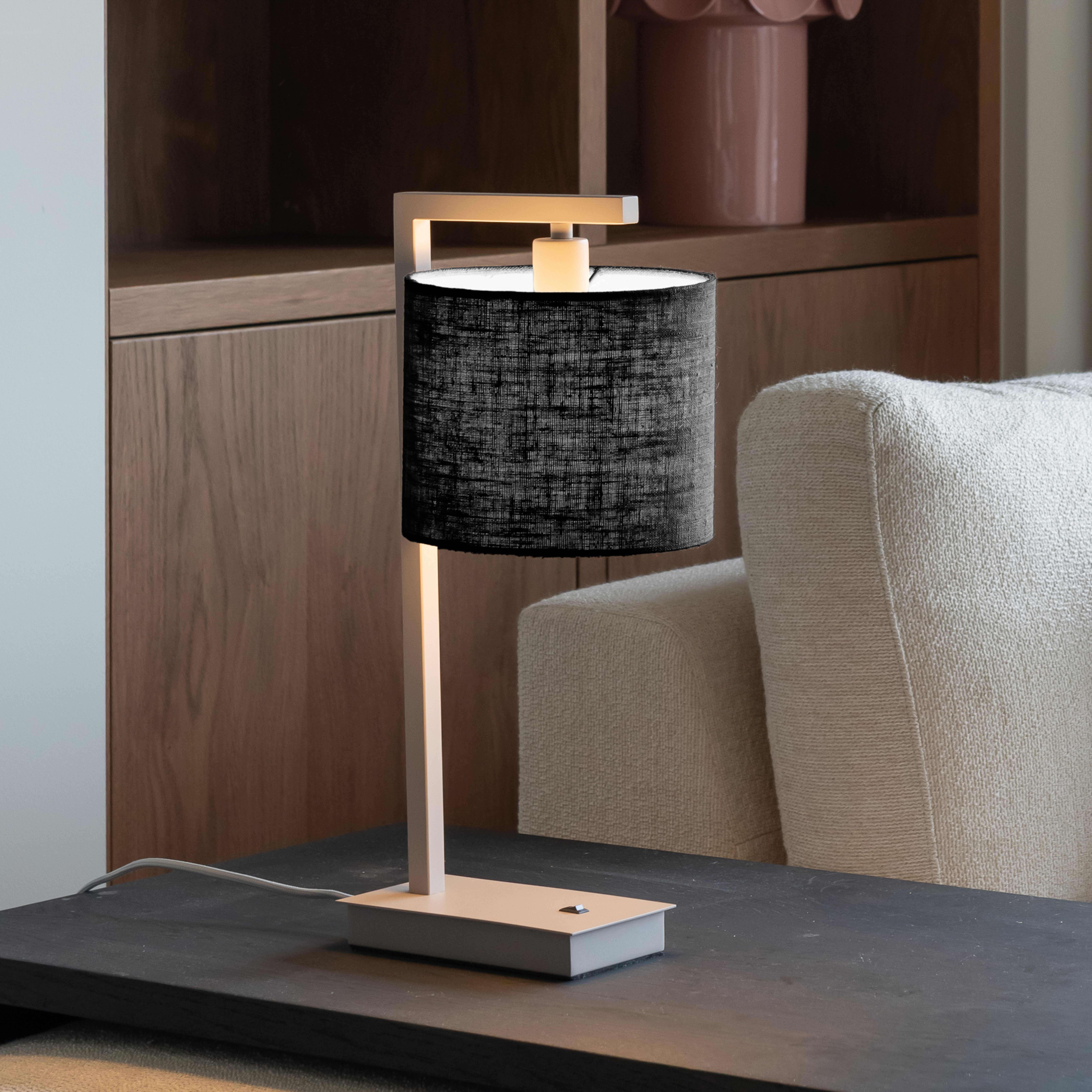 IT'S ABOUT ROMI Tischlampe Boston, schwarz/sandfarben