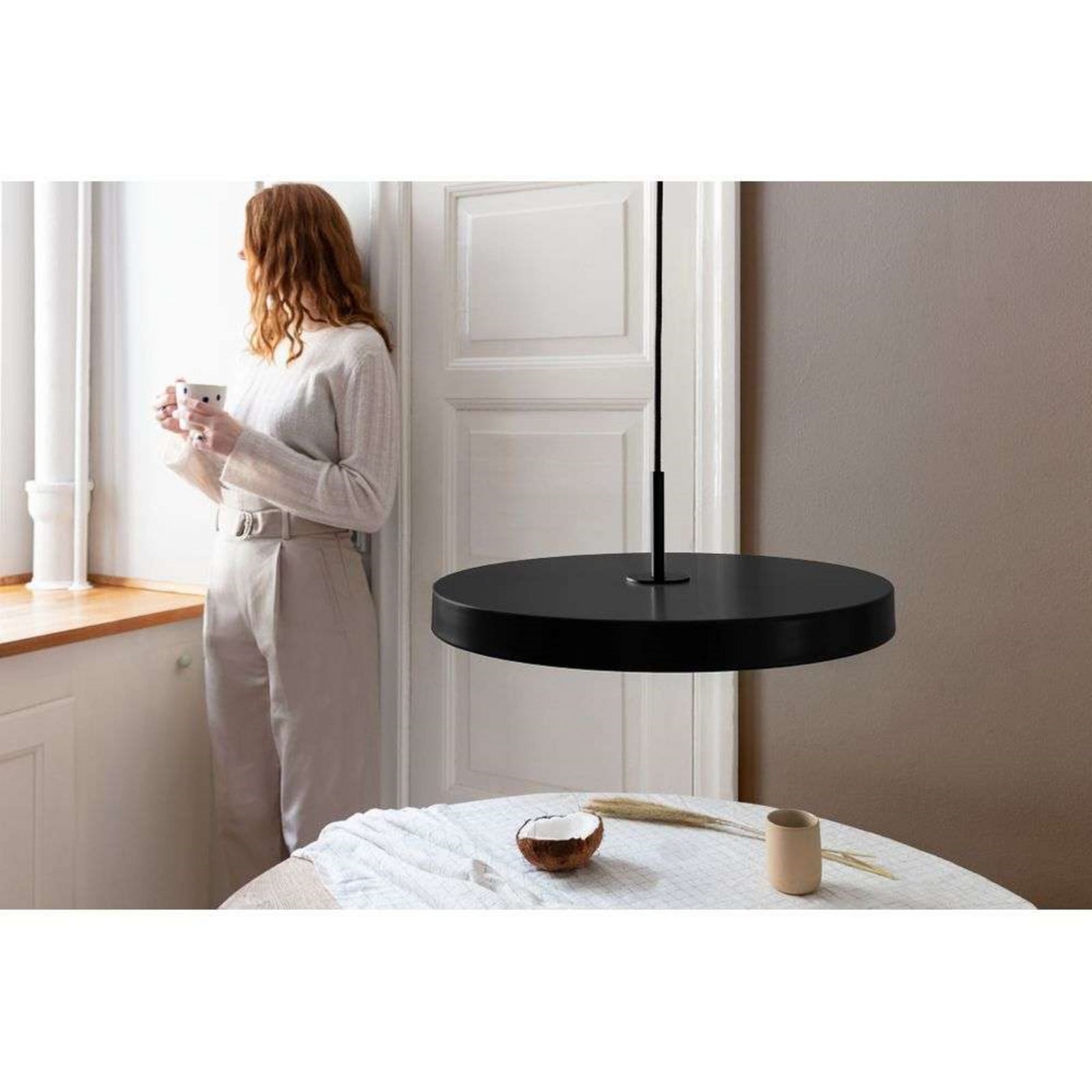 Asteria Medium LED-Hängelampe, dunkelgrau, Ø 43 cm UMAGE - Wohnzimmer - Metall
