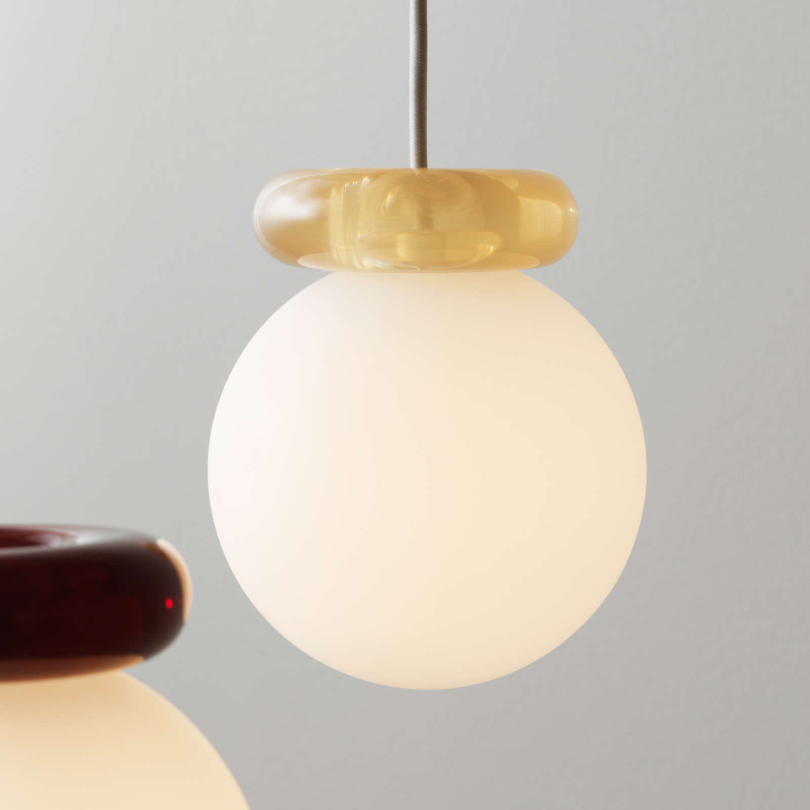 Hinx Pendellampe, sandfarben/weiß, Glas - Normann Copenhagen Hinx Pendellampe, sandfarben/weiß, Glas - Normann Copenhagen