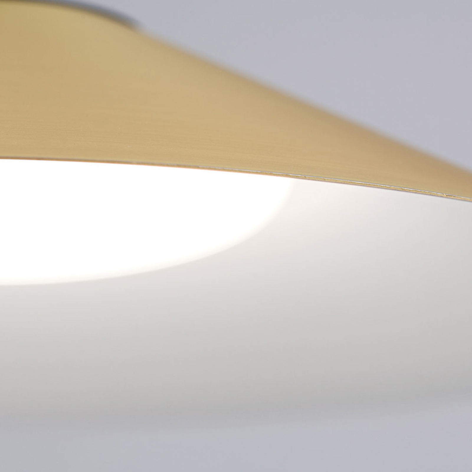 LED závěsné světlo Gourmet, stínidlo mosaz matná