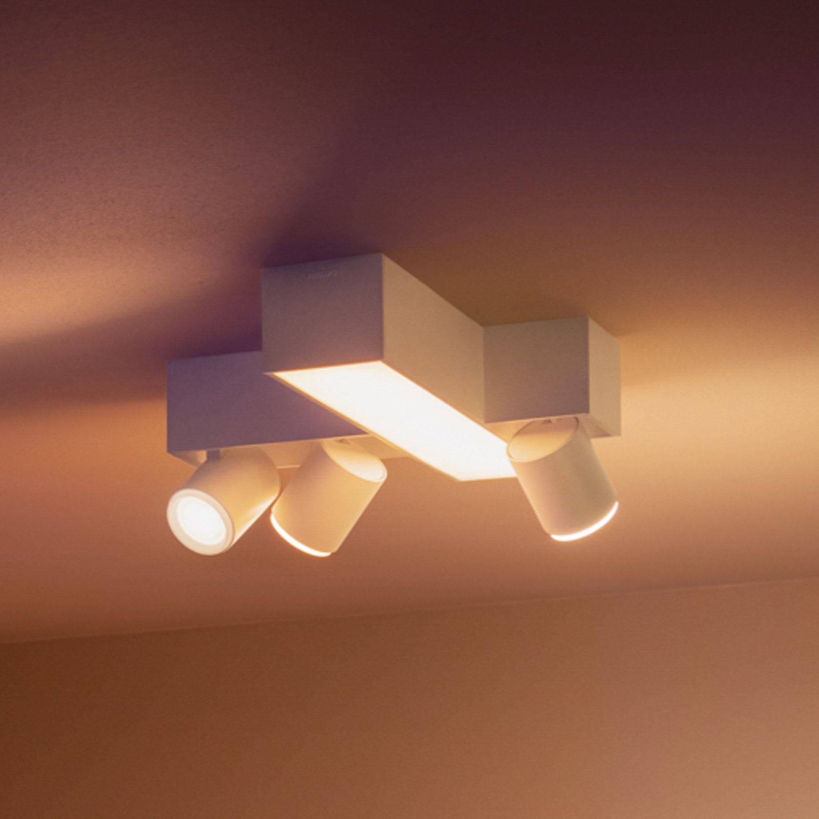 Philips Hue Centris Cross LED-valgusti, valge, 3-valgus RGB CCT