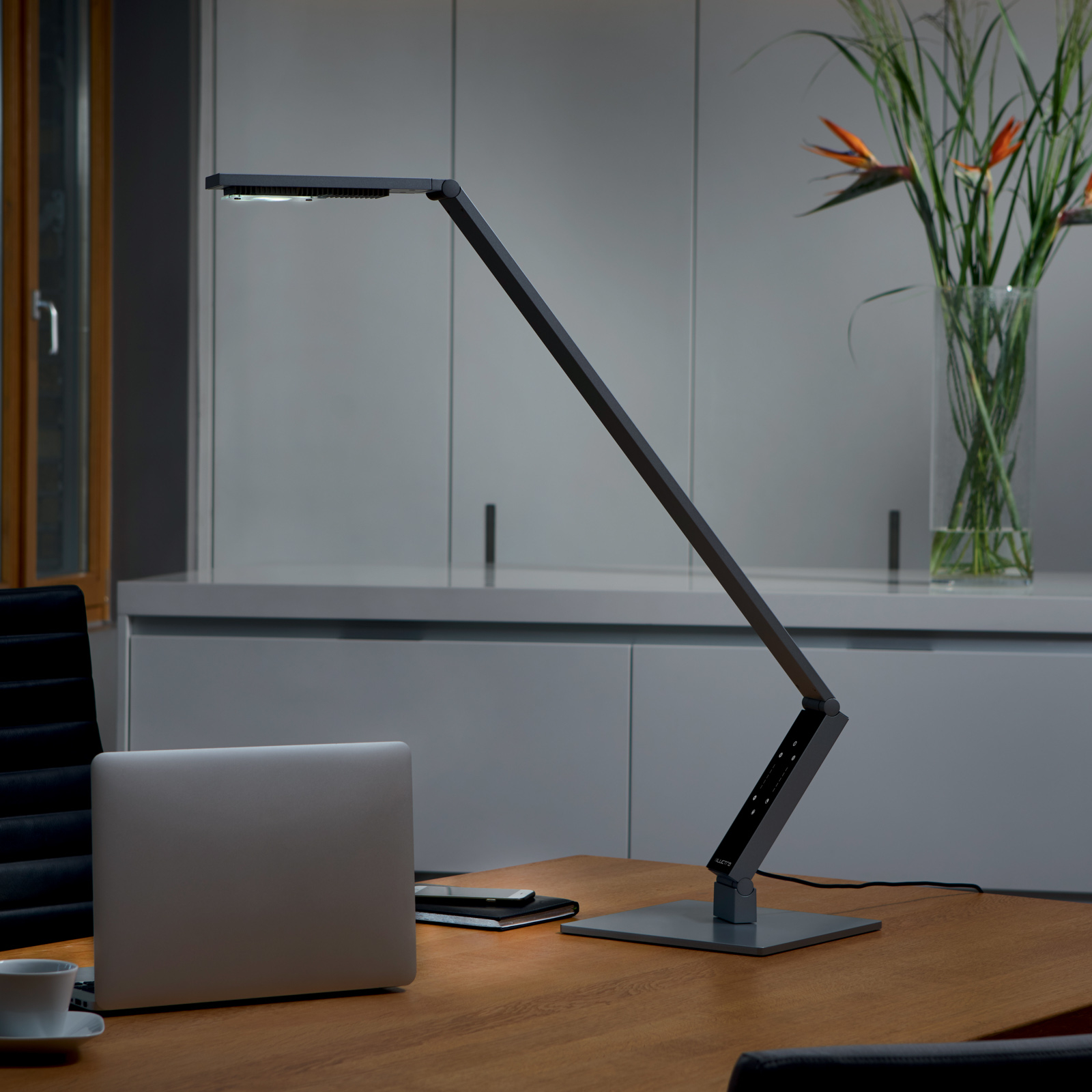 Luctra TableProLinear LED table lamp aluminium base, for Workroom / Office, aluminium, zinc, steel, glass, plastic, 10.5 W, energy efficiency: A+, W: 25 cm, H: 90 cm