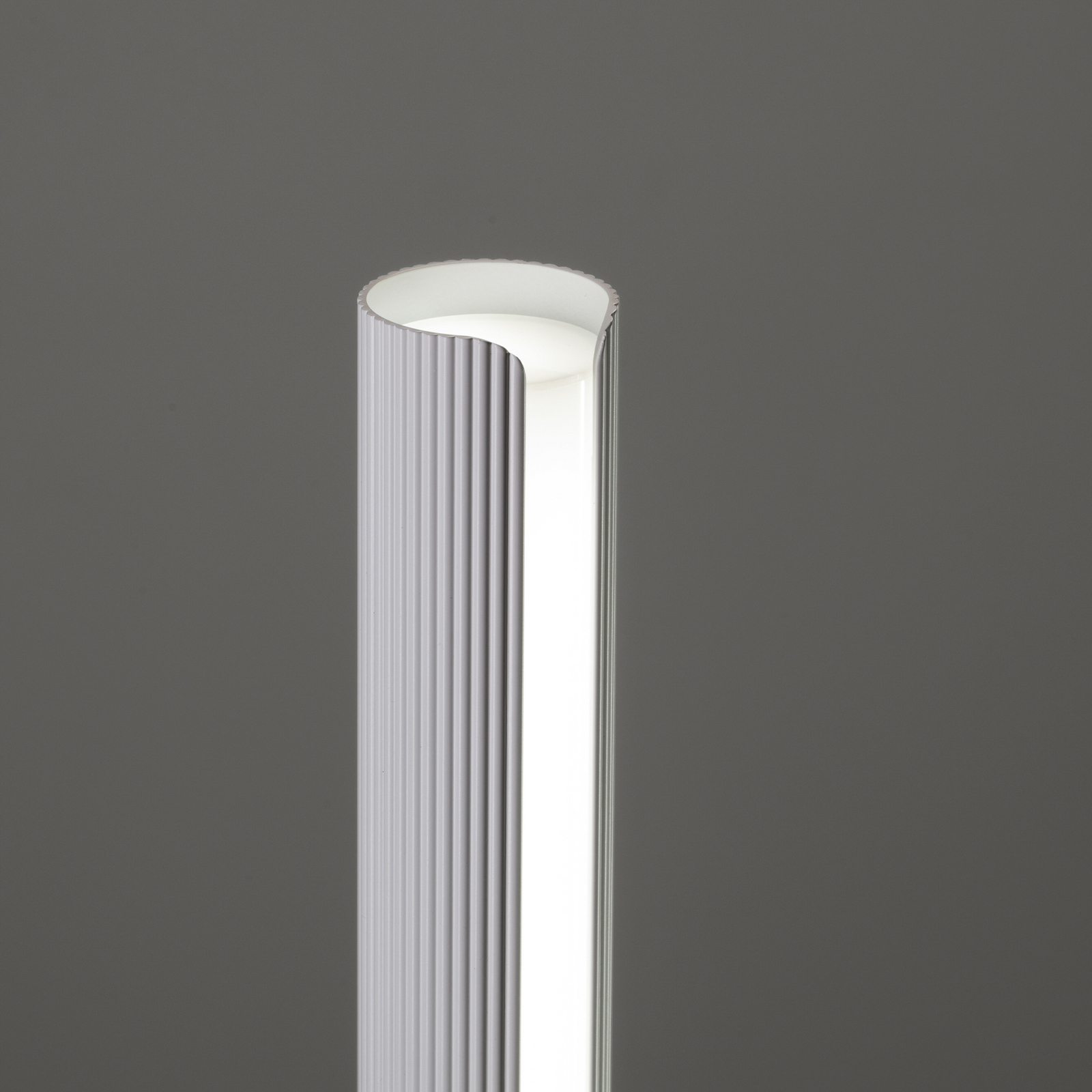Stolová LED lampa IDEAL LUX Dorica, biela, výška 25 cm Stolová LED lampa IDEAL LUX Dorica, biela, výška 25 cm