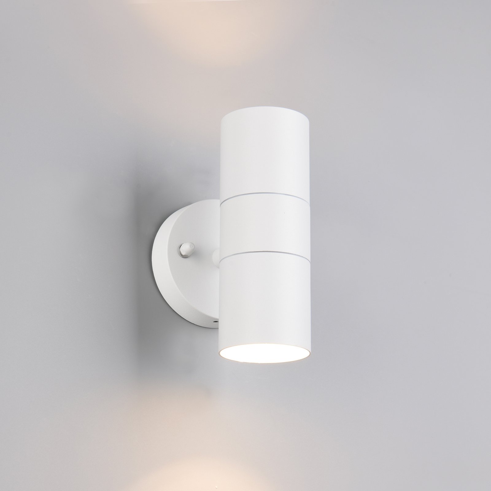 Zunanja stenska svetilka Turia, bela mat, višina 16 cm, kovina Zunanja stenska svetilka Turia, bela mat, višina 16 cm, kovina