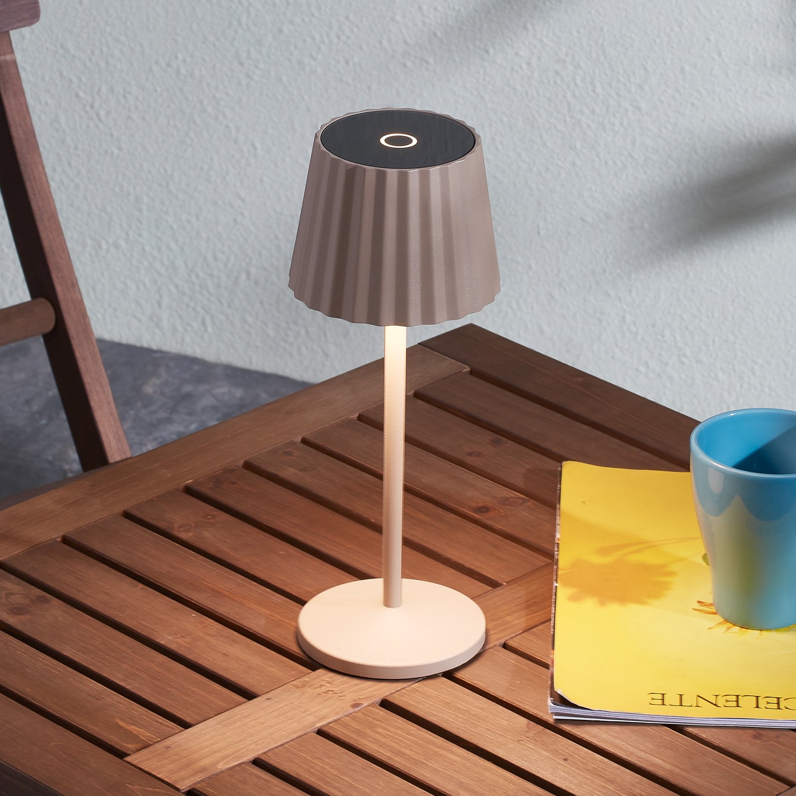 Lindby LED table lamp Esali, beige, aluminium, 11 cm