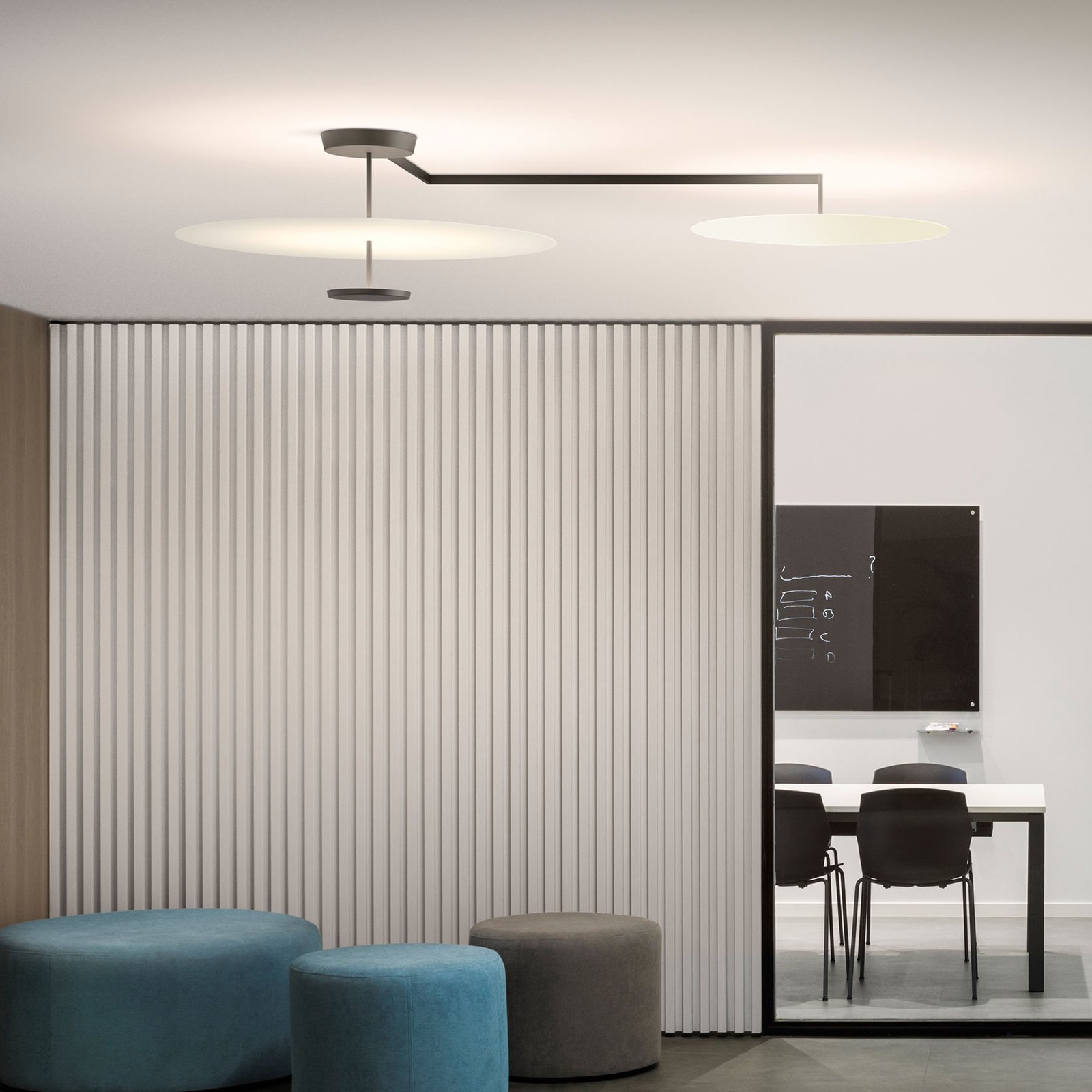 Vibia Flat LED осветление за таван с 3 светлини Ø 90 cm бяло