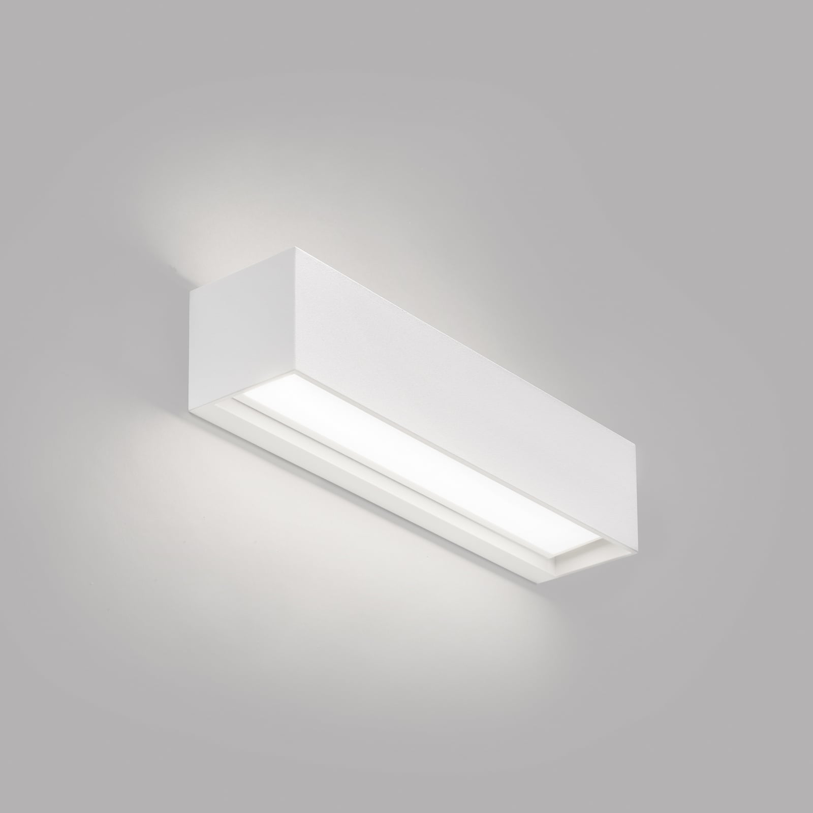 Linea W2 LED-Wandlampe, weiß, 30cm, CCT, IP54 - Light-Point