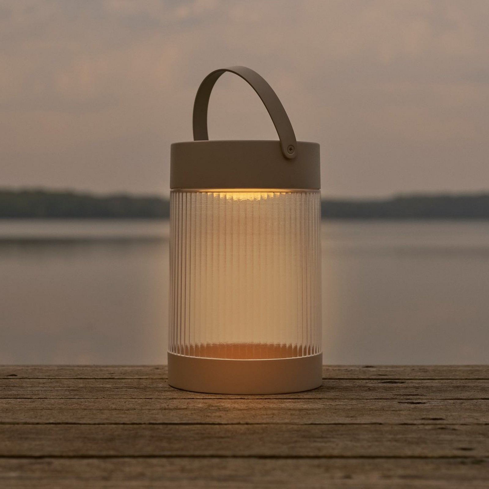 Solarna stolna lampa Coupar, boje pijeska, plastika, IP44