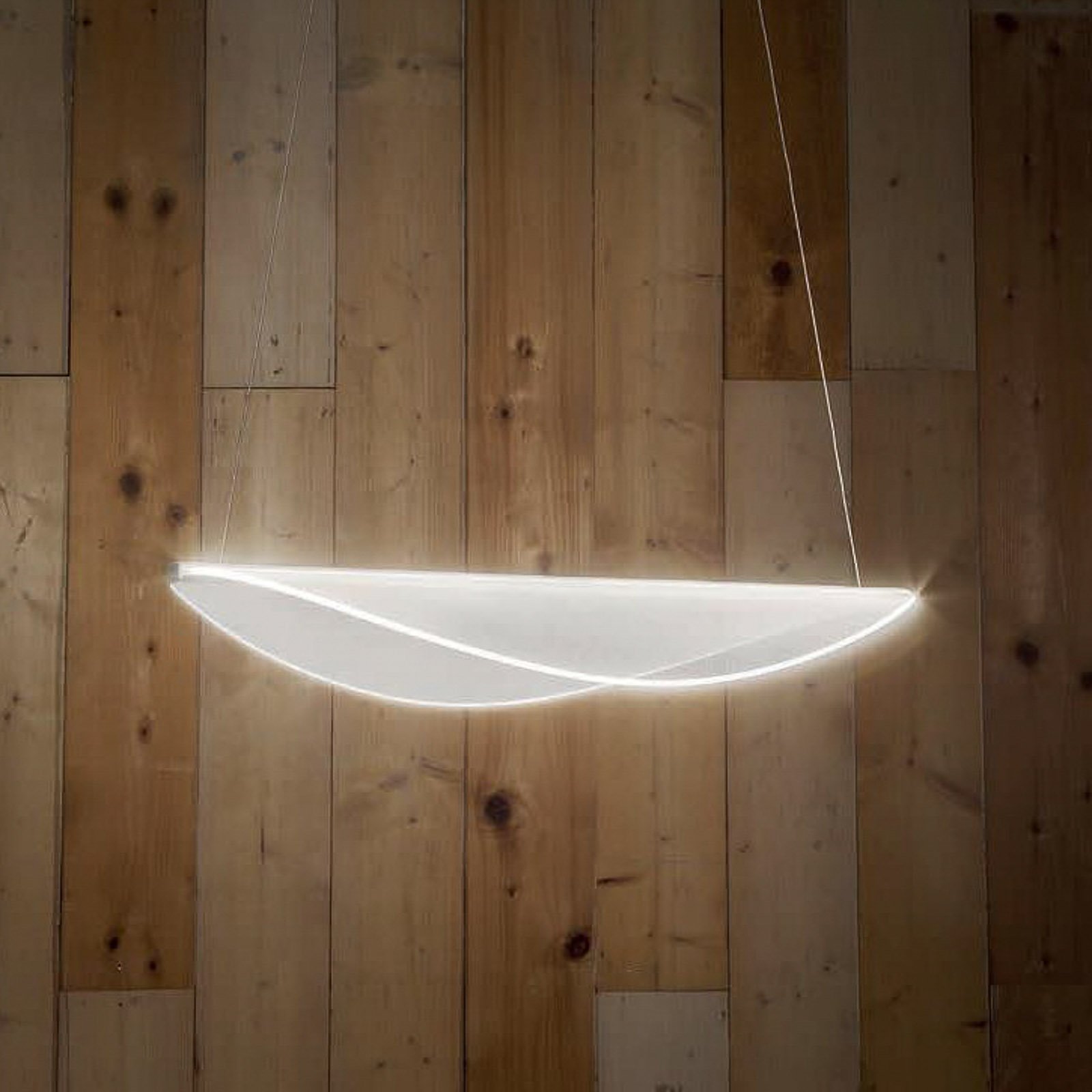 Diphy LED-hengelampe, 76 cm, DALI-dimbar
