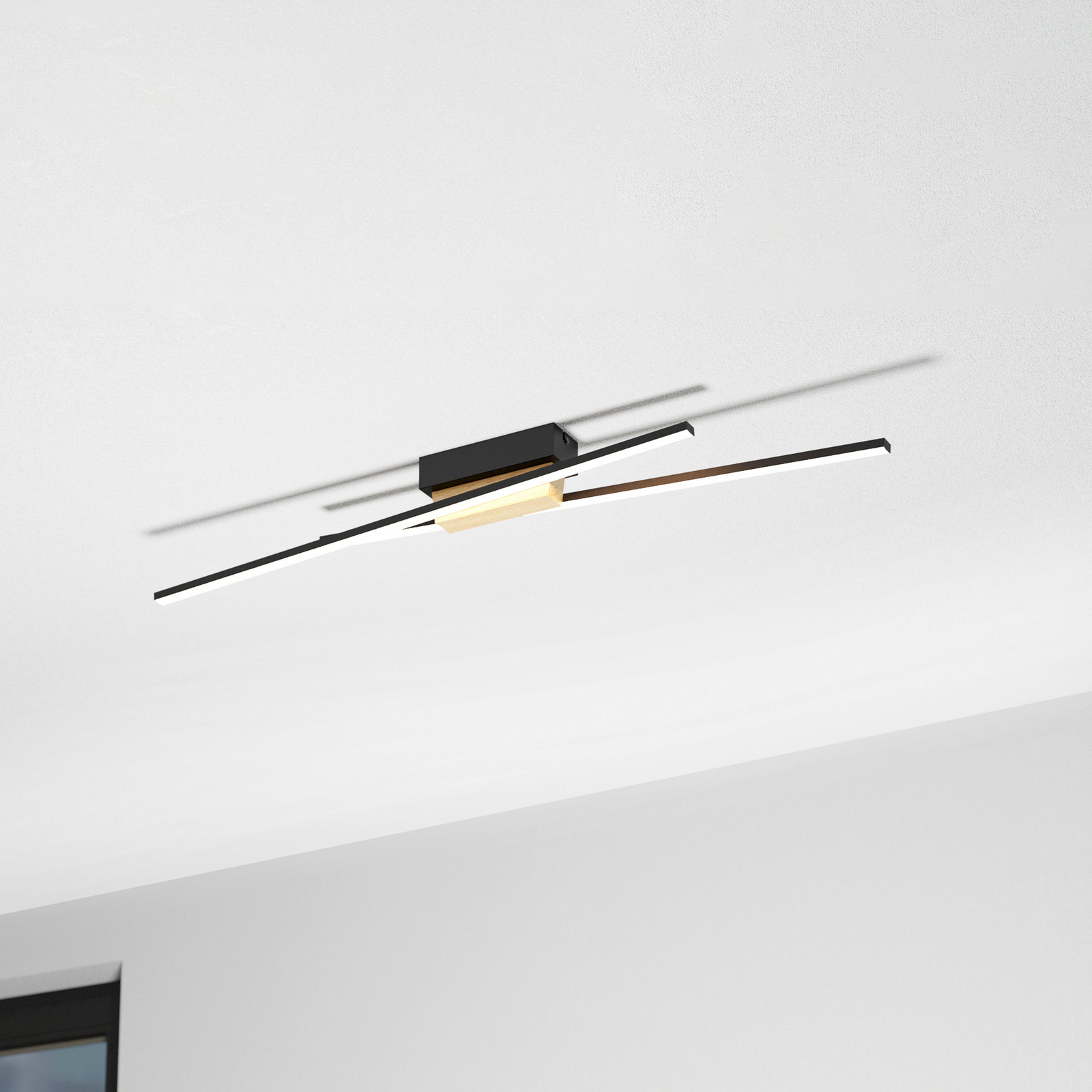 LED-Deckenleuchte Panagria, schwarz mit Holzdetail