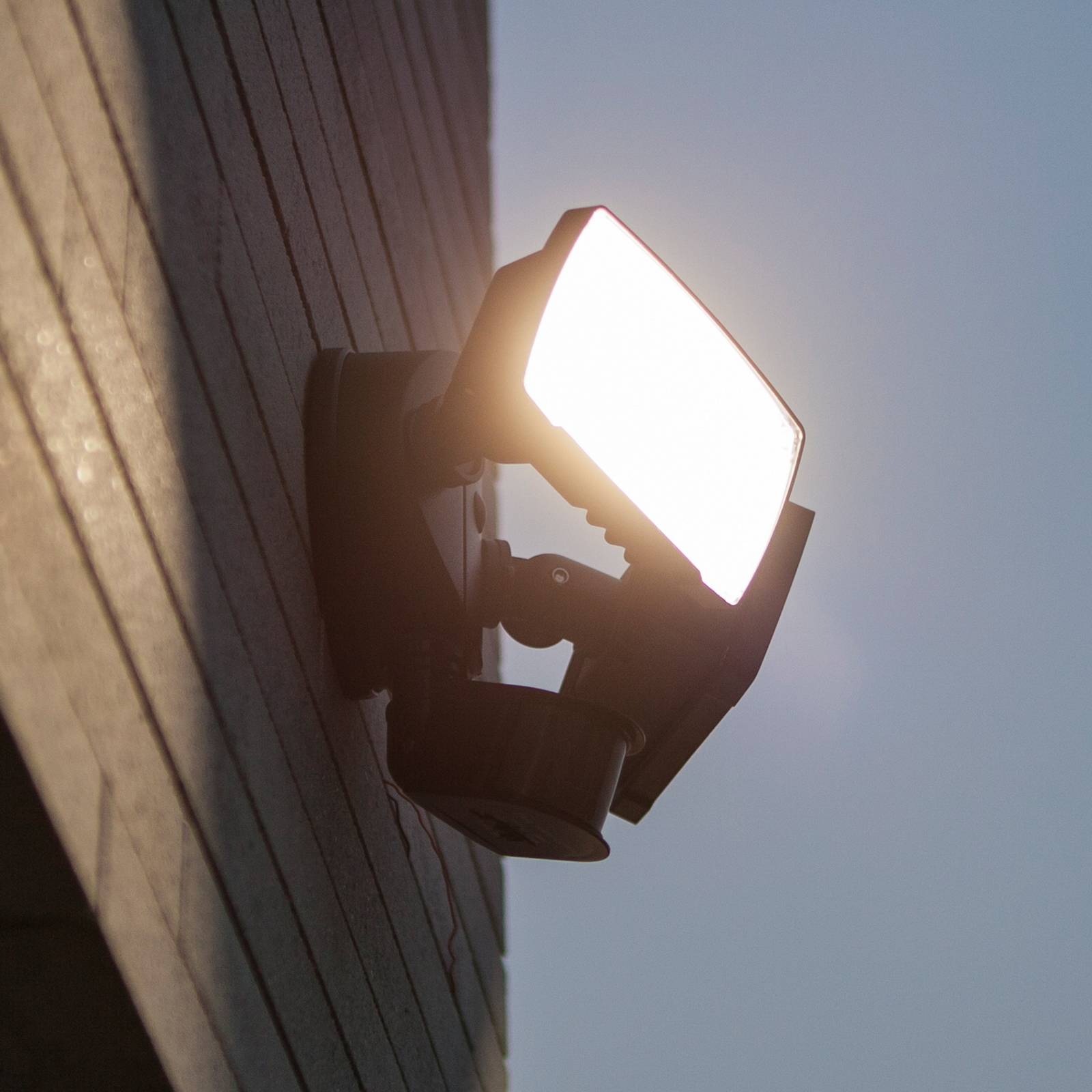 Lutec Chimera Led Sensor-Activated Outdoor Wall-Mounted Spotlight, Black, 2-Bulb, Ip54